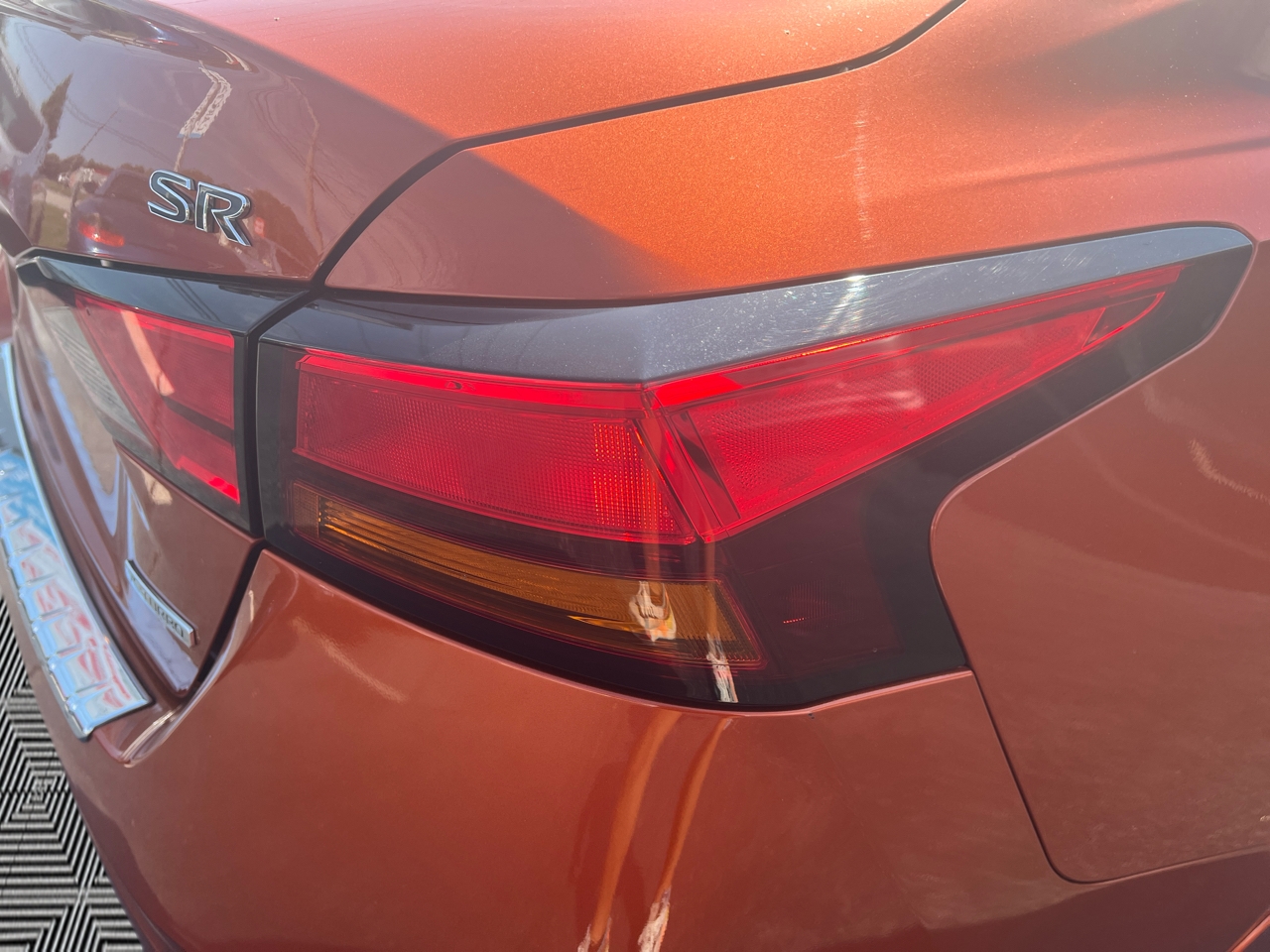 2022 Nissan Altima SR photo 12