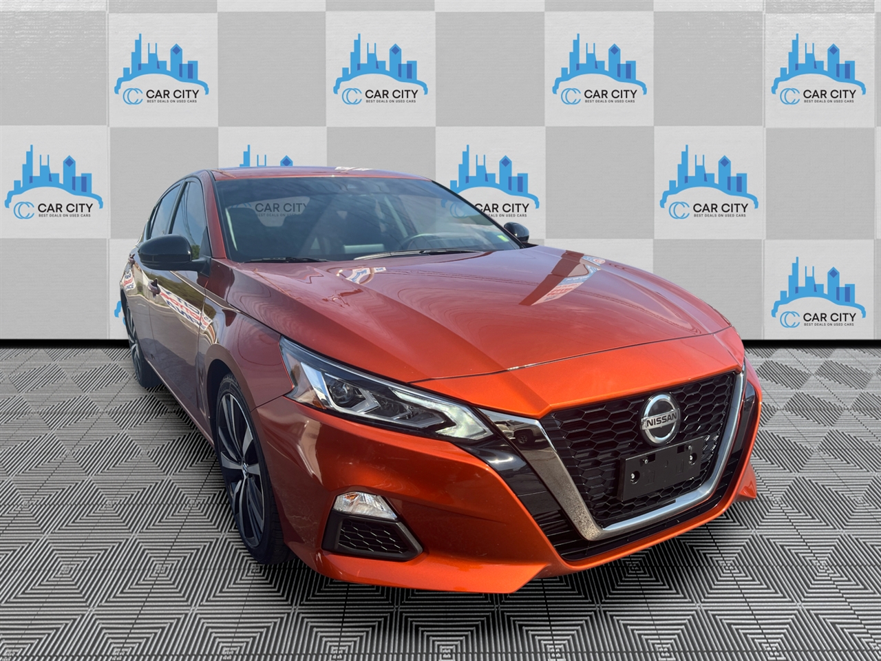 2022 Nissan Altima SR photo 25