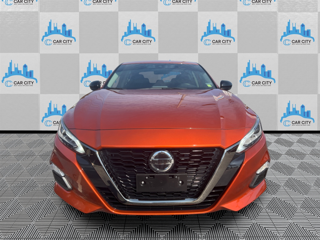 2022 Nissan Altima SR photo 26