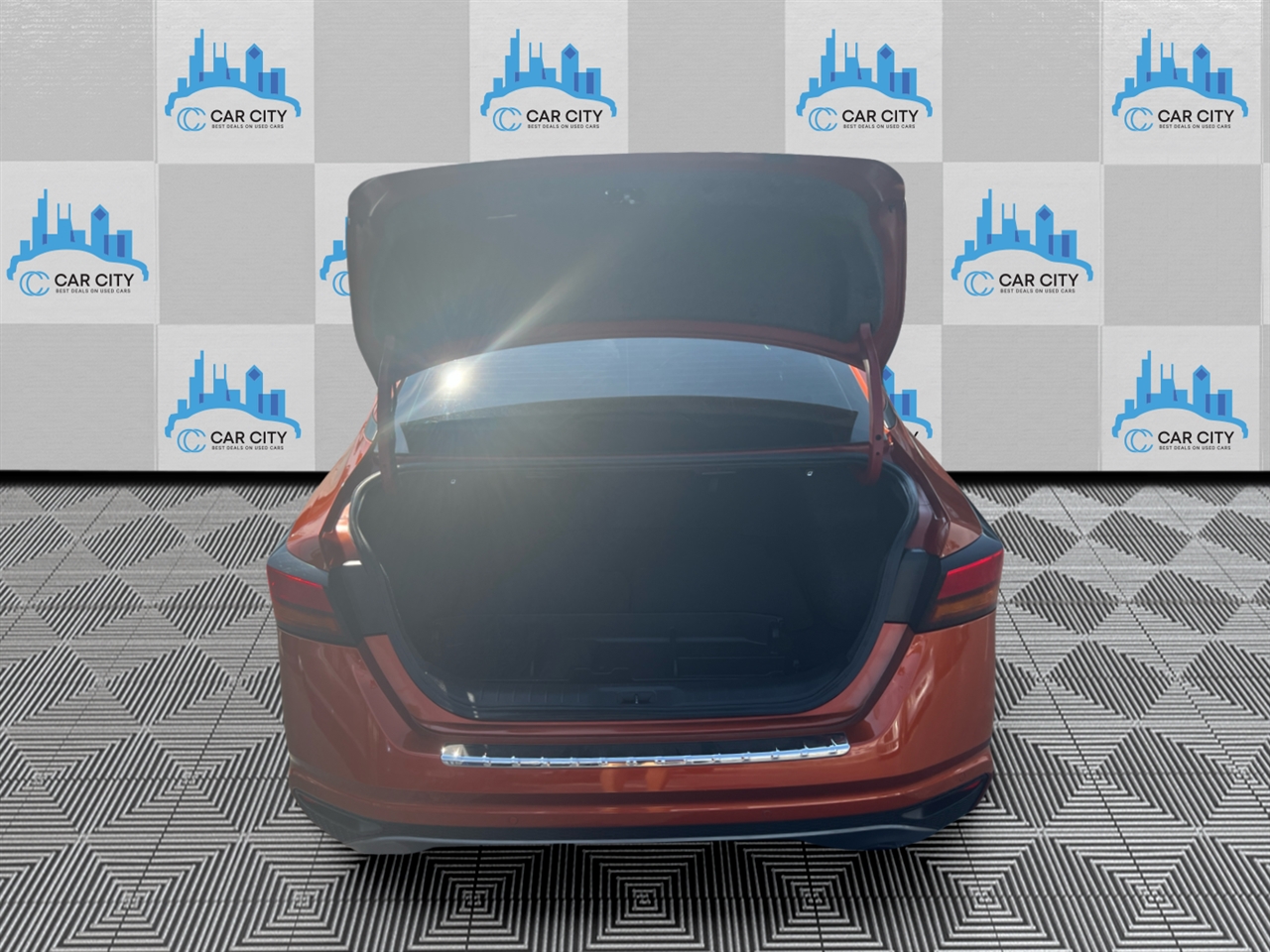 2022 Nissan Altima SR photo 48