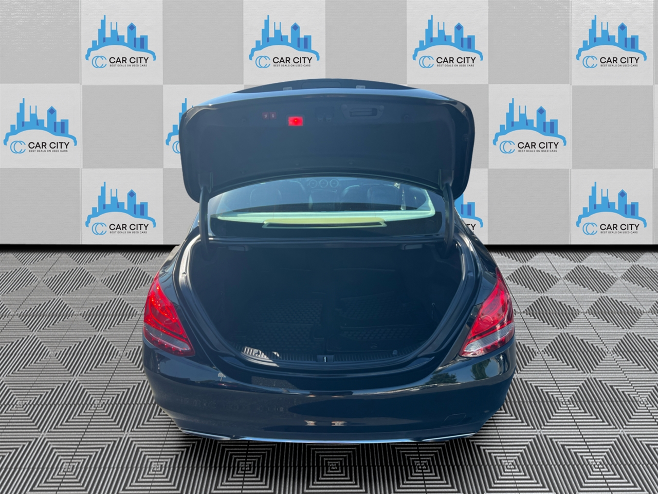 Mercedes-Benz C-Class C300 4MATIC Sedan 2018