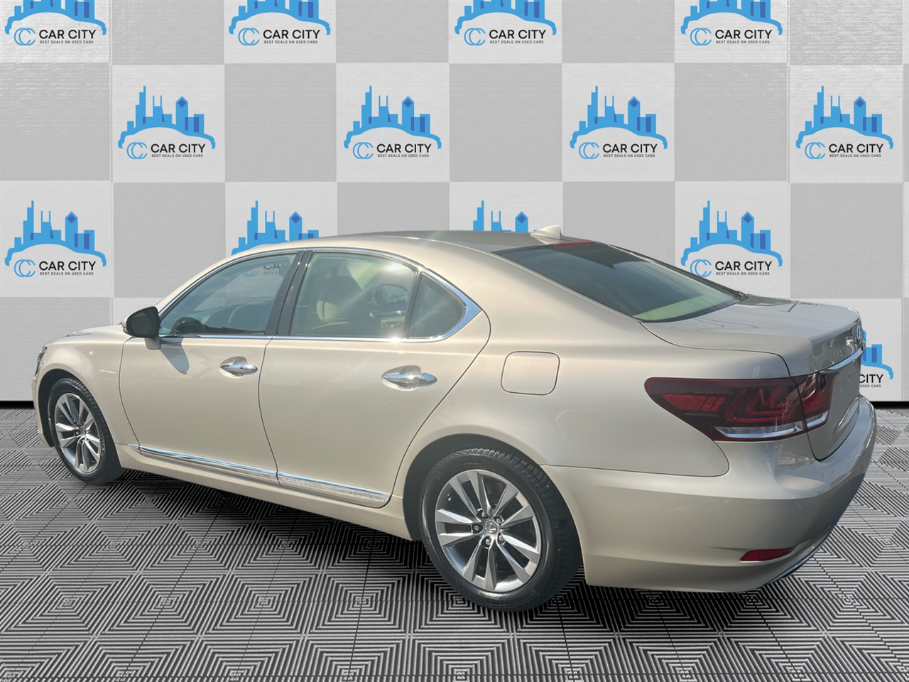 Lexus LS 460 Luxury Sedan AWD 2015