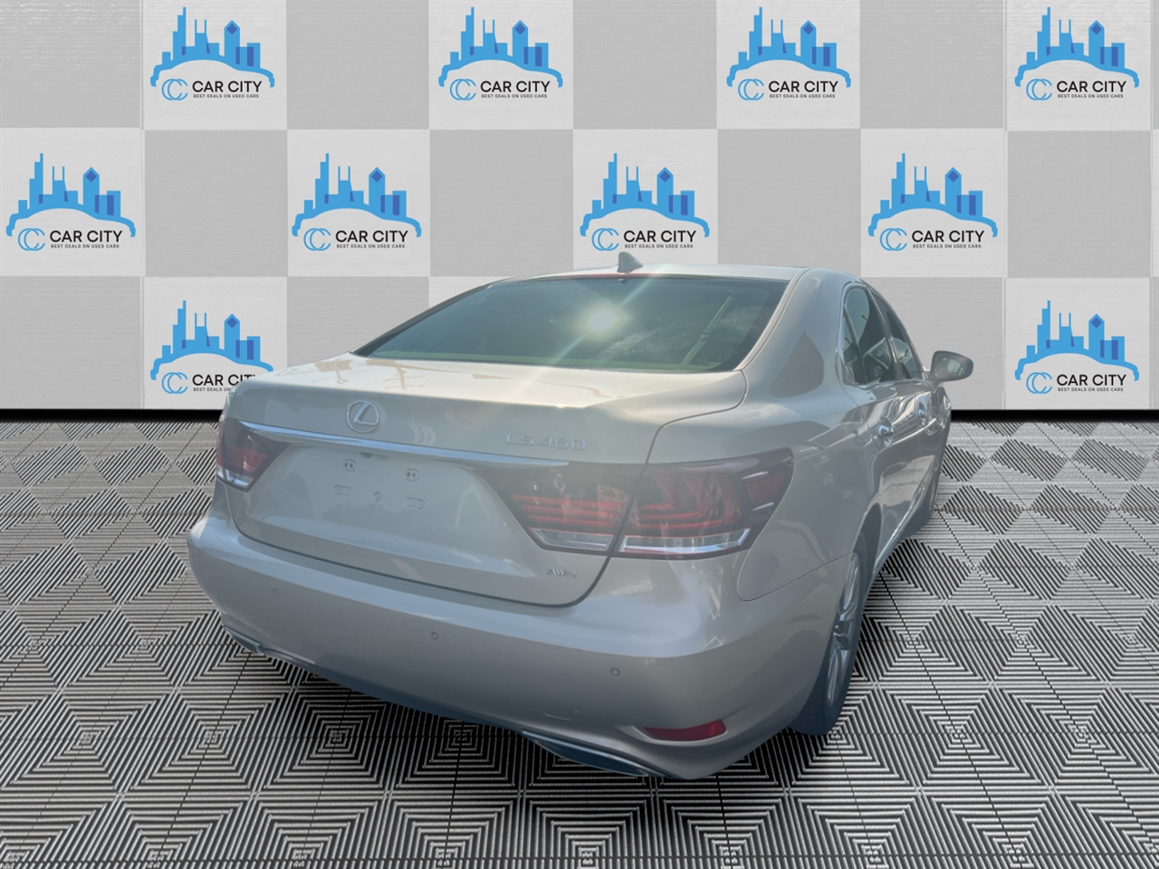 Lexus LS 460 Luxury Sedan AWD 2015