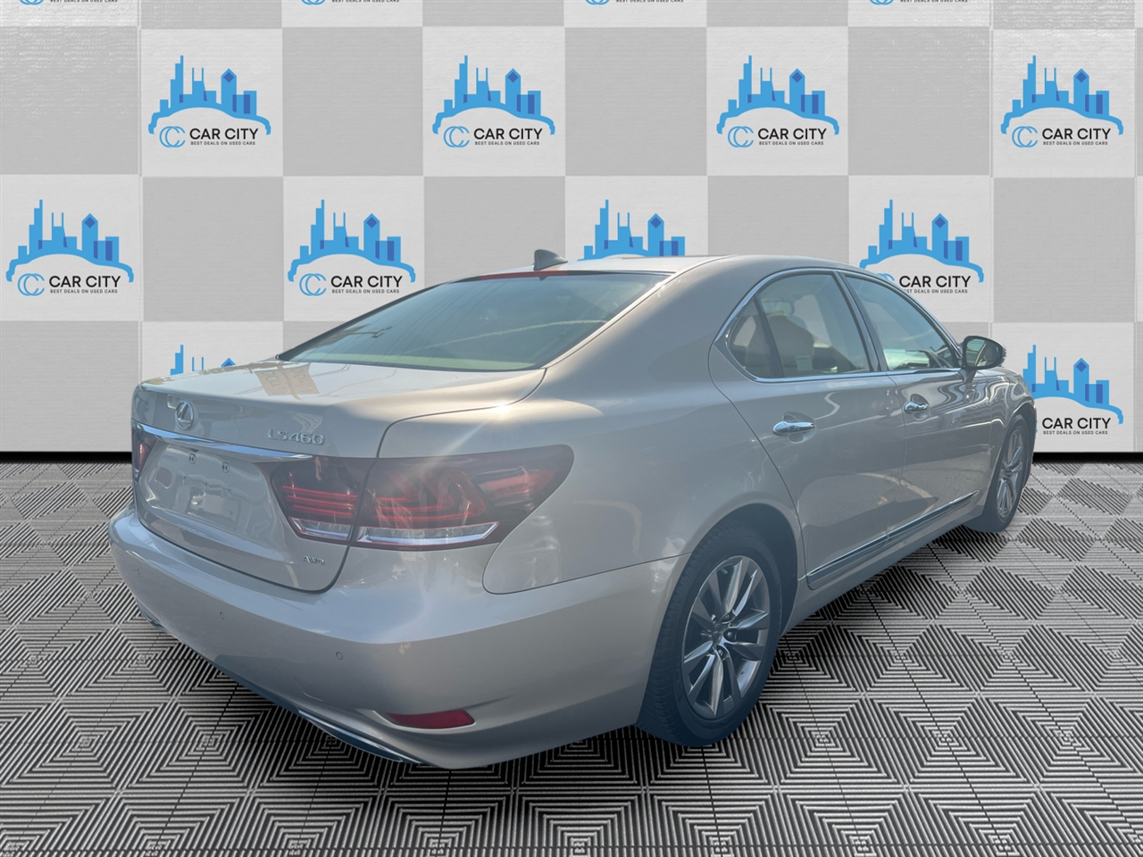 Lexus LS 460 Luxury Sedan AWD 2015