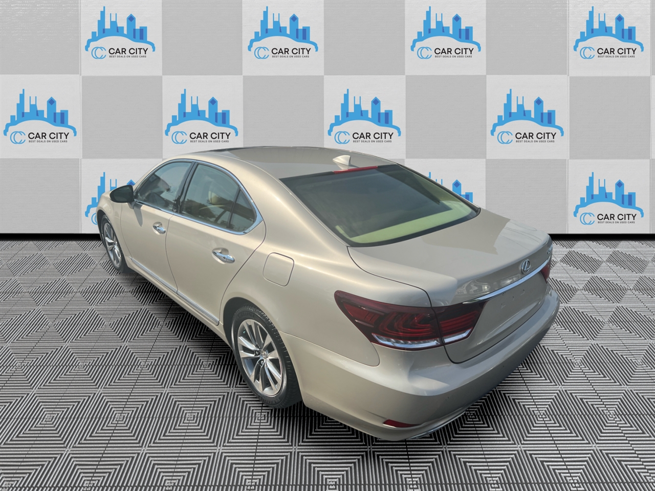 Lexus LS 460 Luxury Sedan AWD 2015