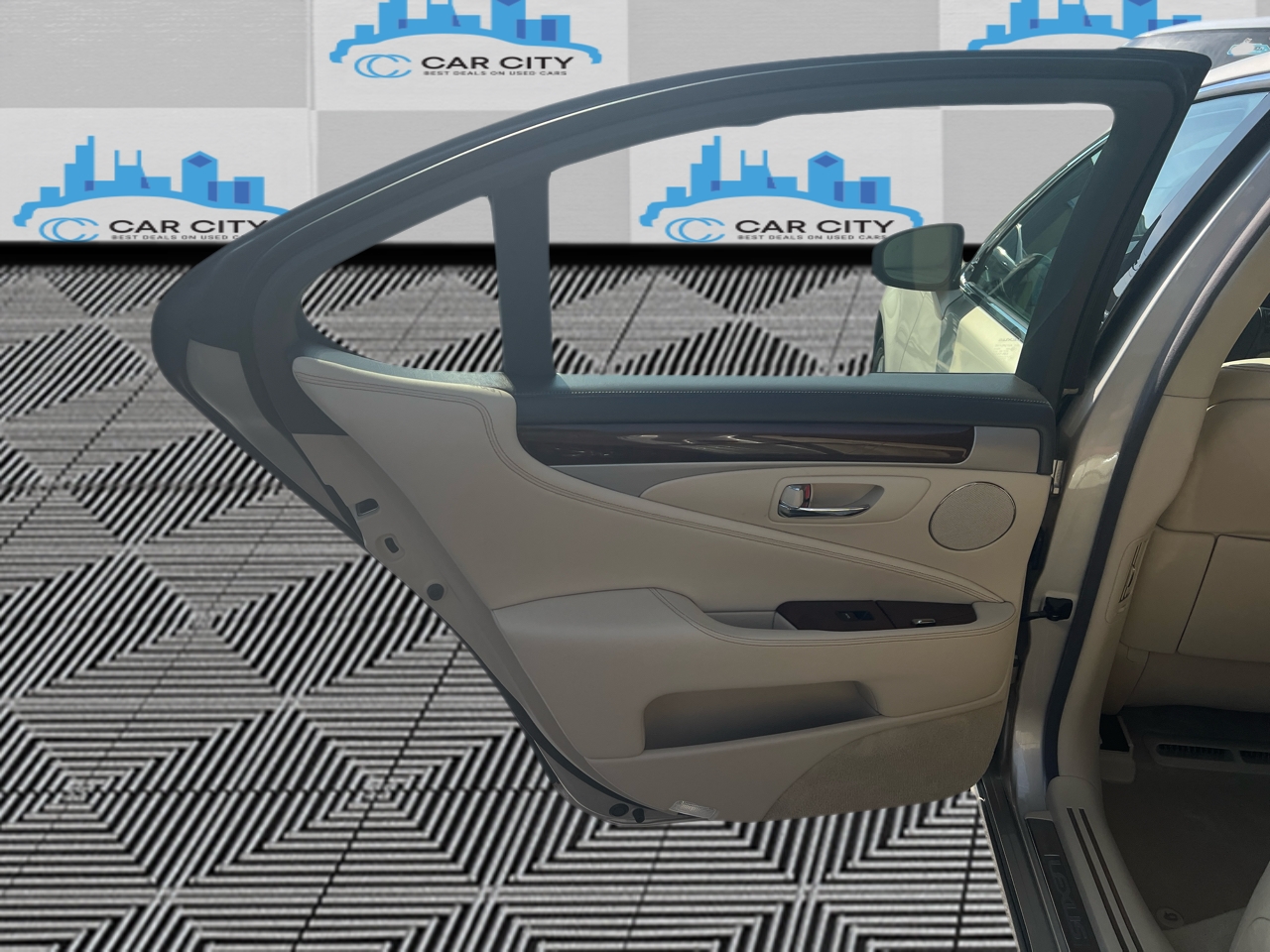 Lexus LS 460 Luxury Sedan AWD 2015