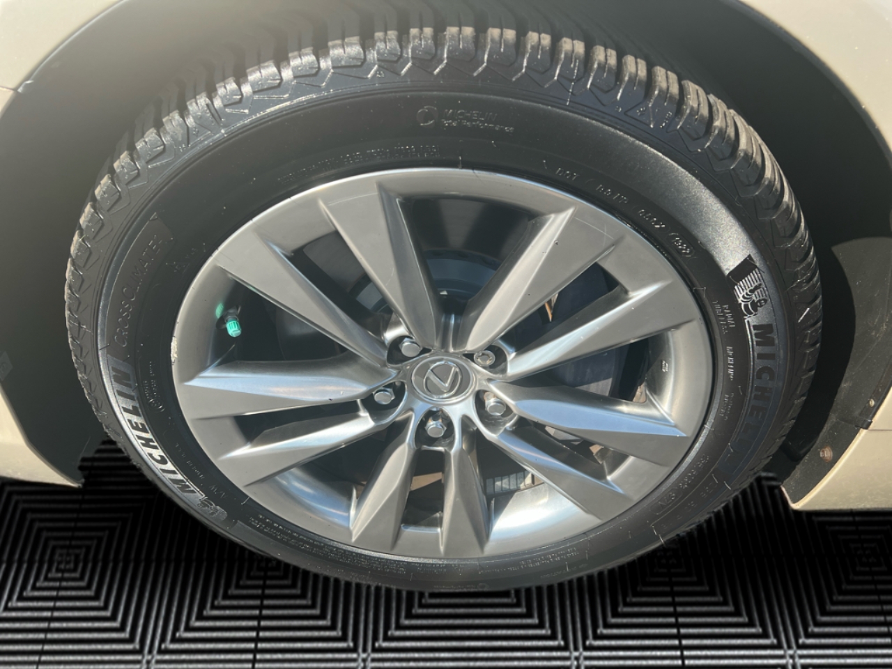 Lexus LS 460 Luxury Sedan AWD 2015