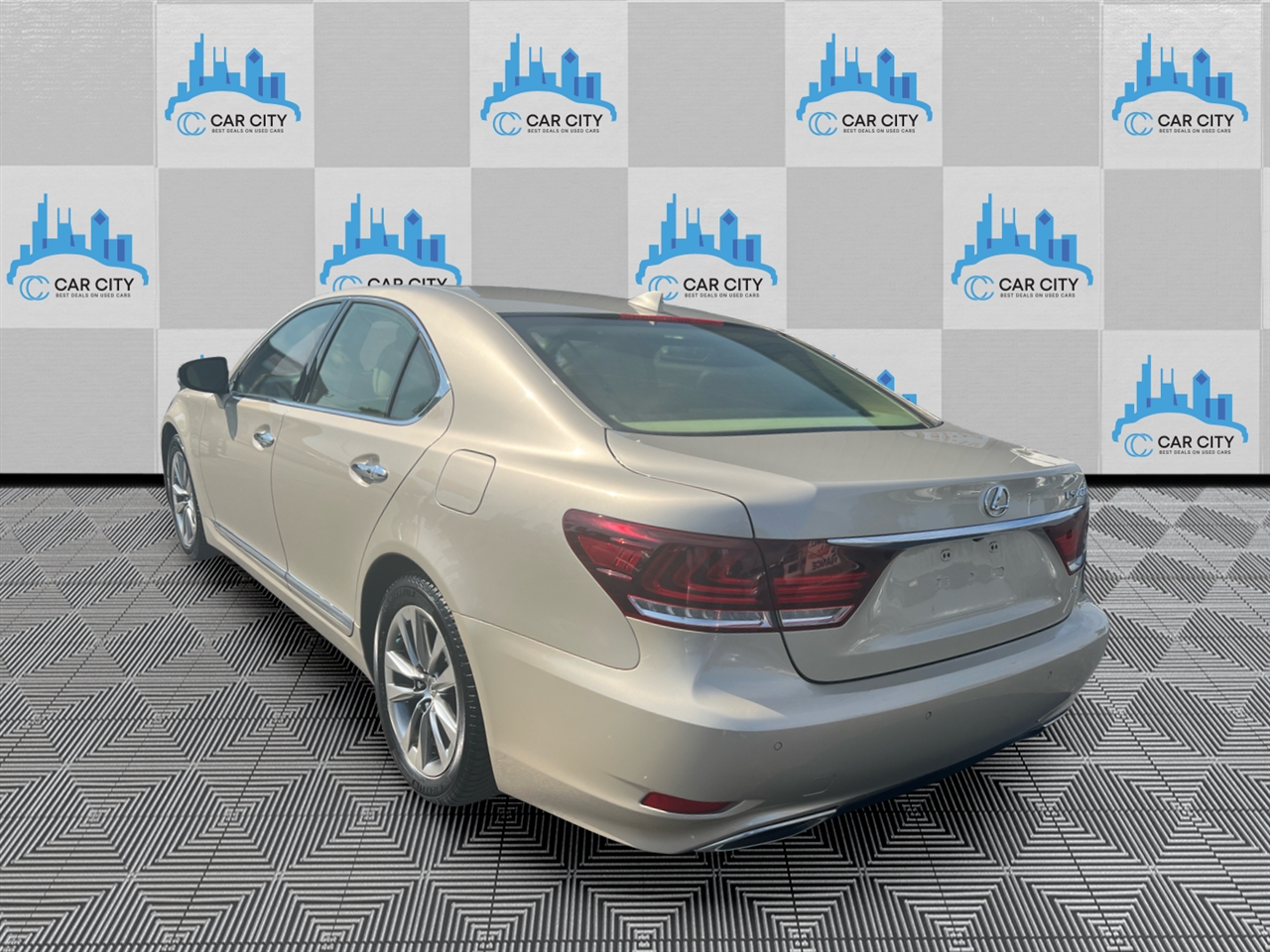 Lexus LS 460 Luxury Sedan AWD 2015