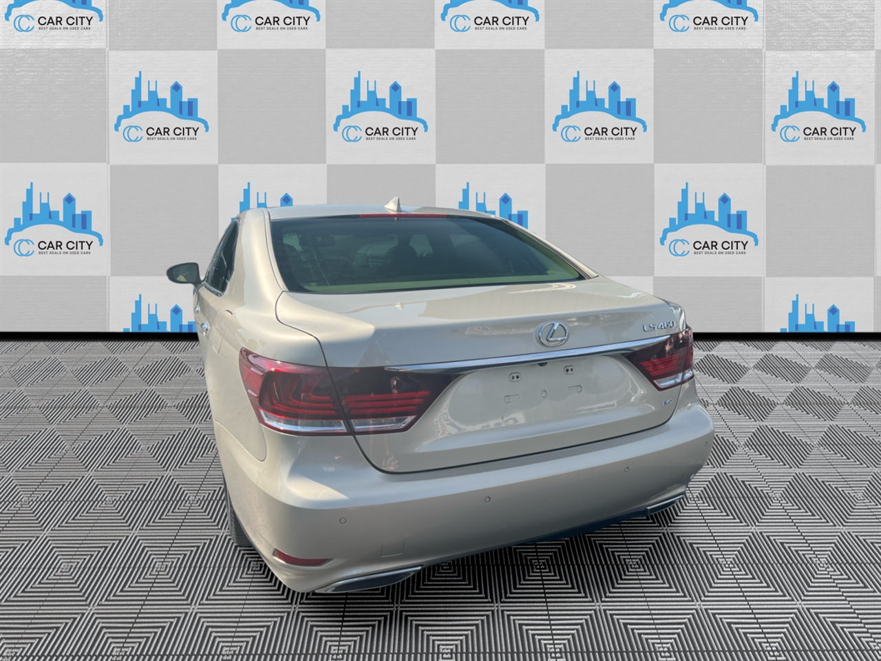 Lexus LS 460 Luxury Sedan AWD 2015