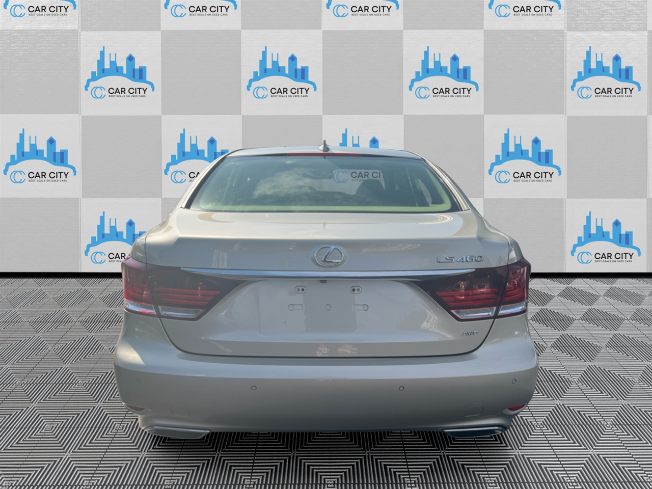 Lexus LS 460 Luxury Sedan AWD 2015