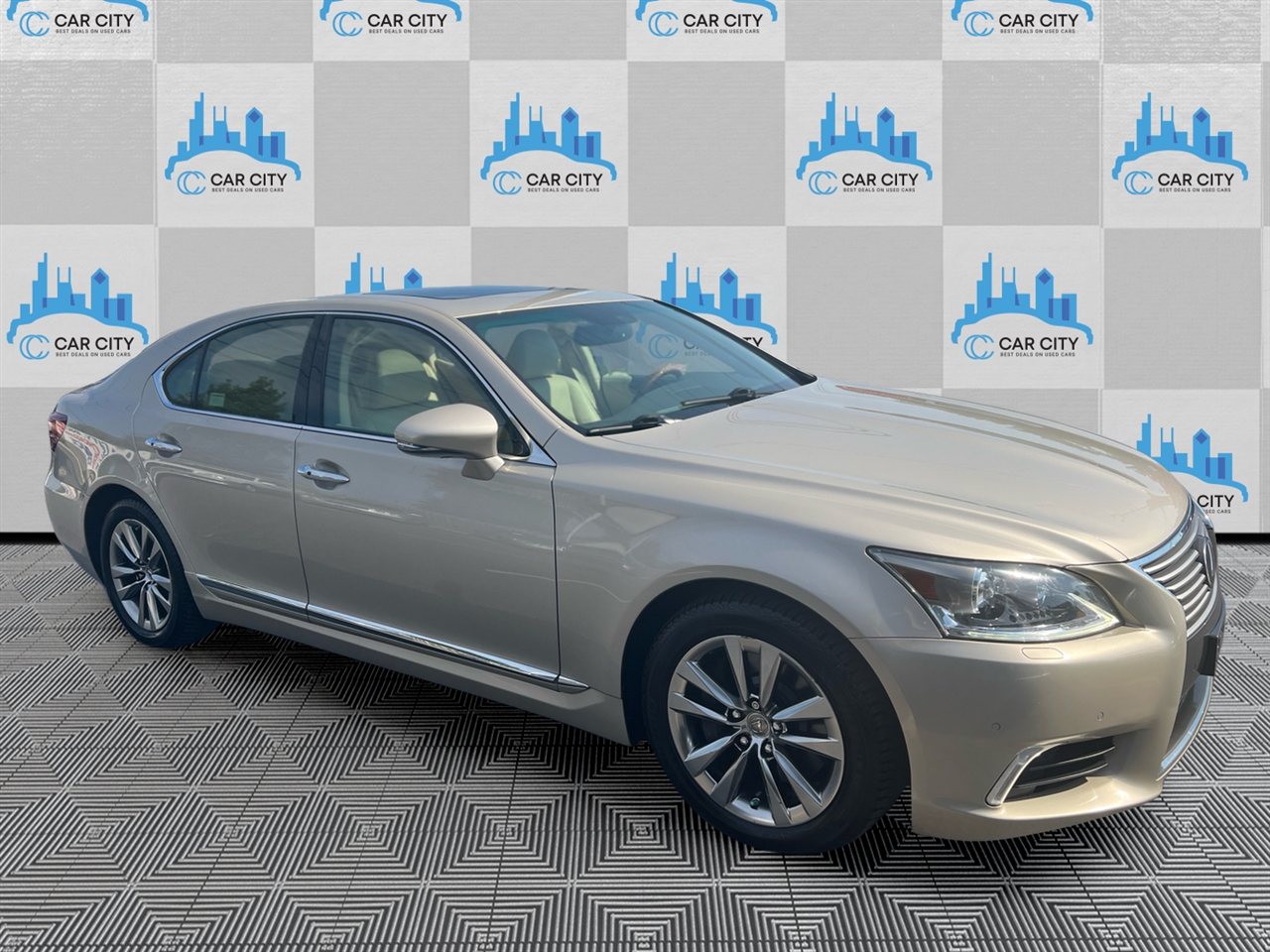 Lexus LS 460 Luxury Sedan AWD 2015