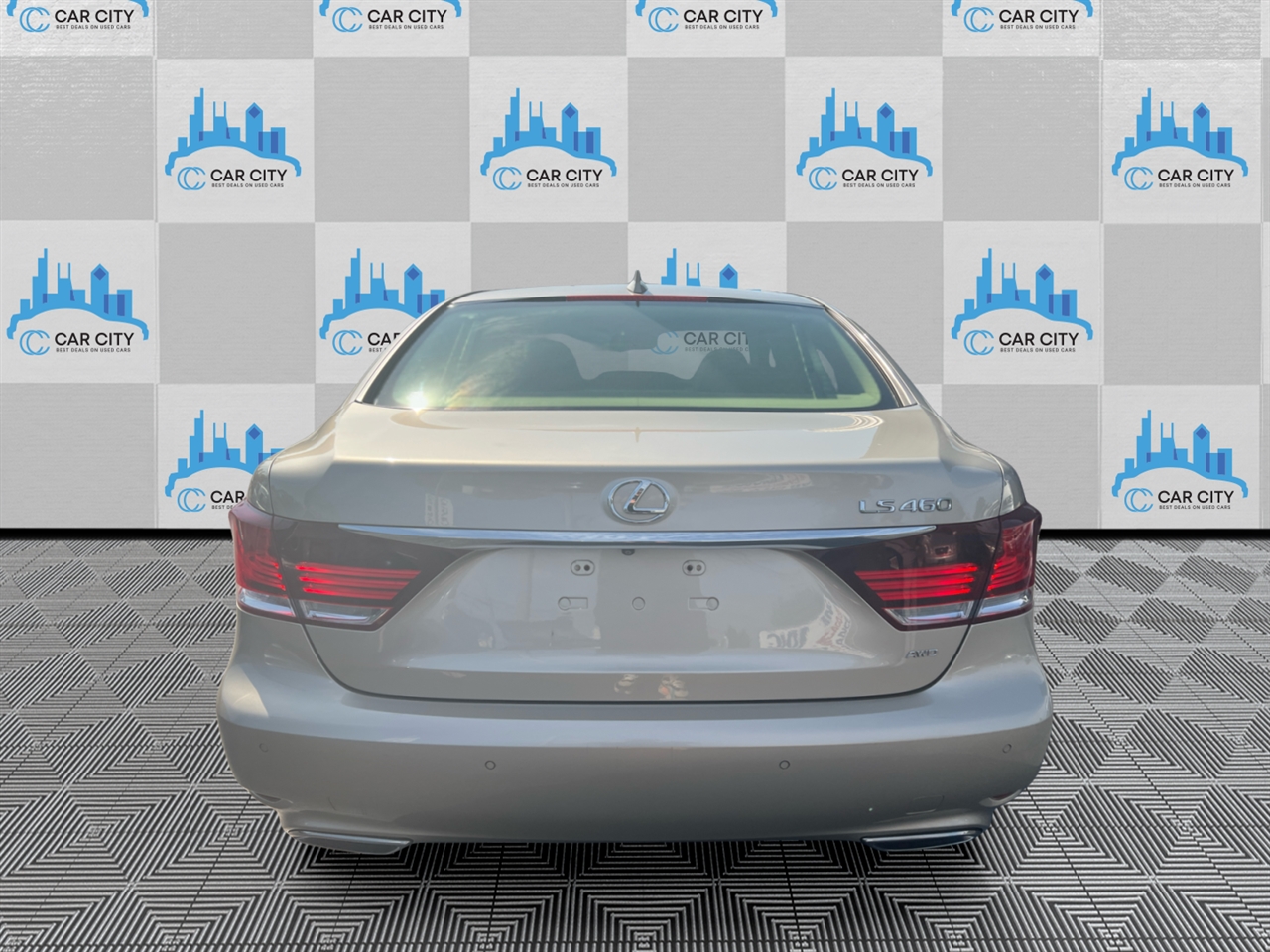 Lexus LS 460 Luxury Sedan AWD 2015