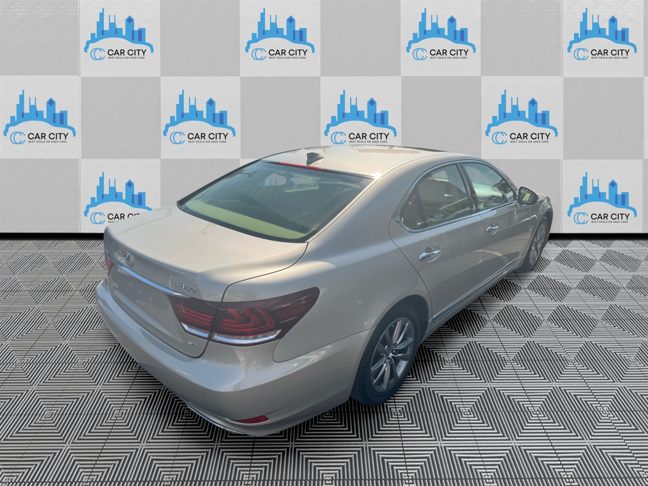 Lexus LS 460 Luxury Sedan AWD 2015