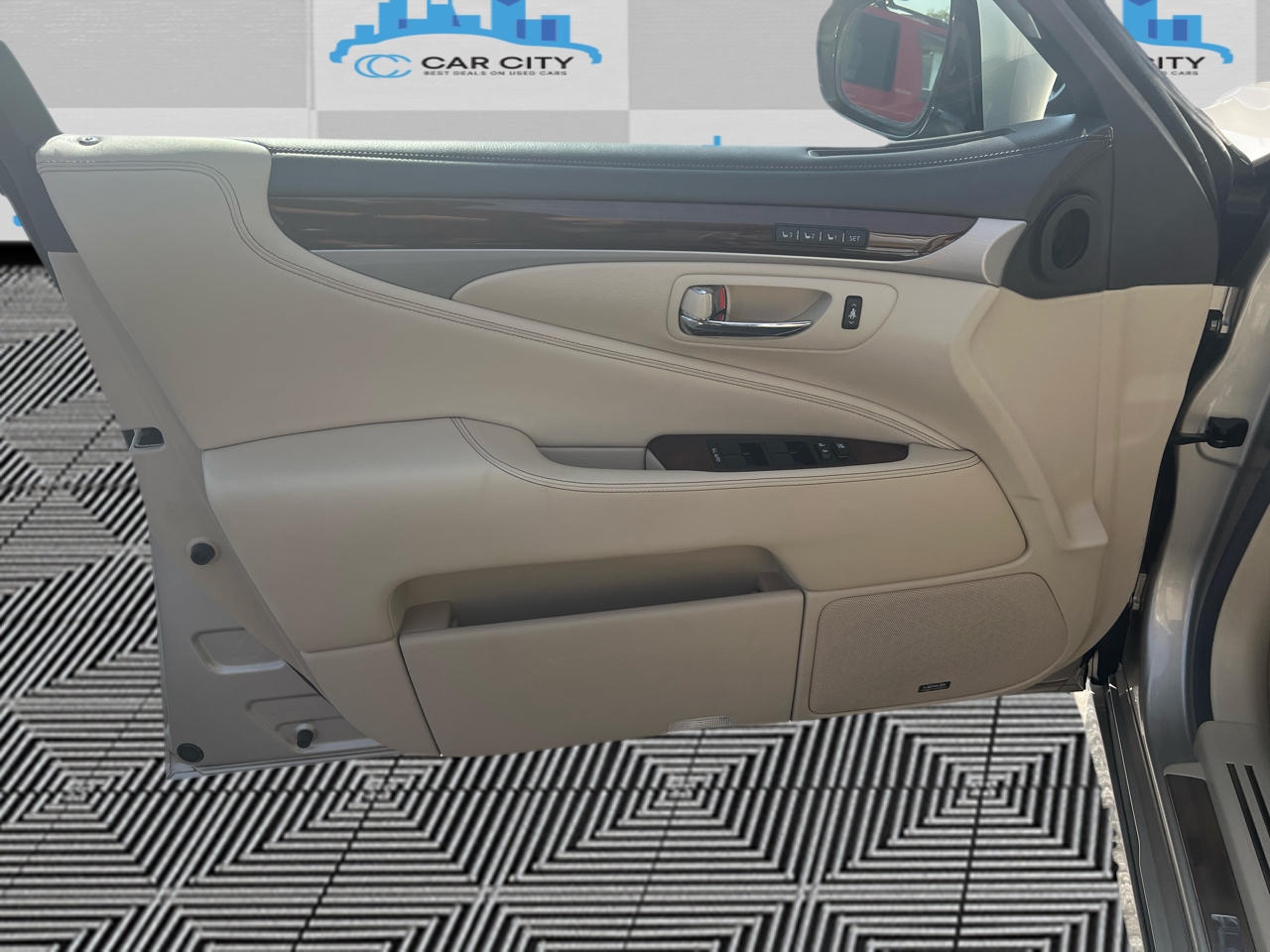 Lexus LS 460 Luxury Sedan AWD 2015