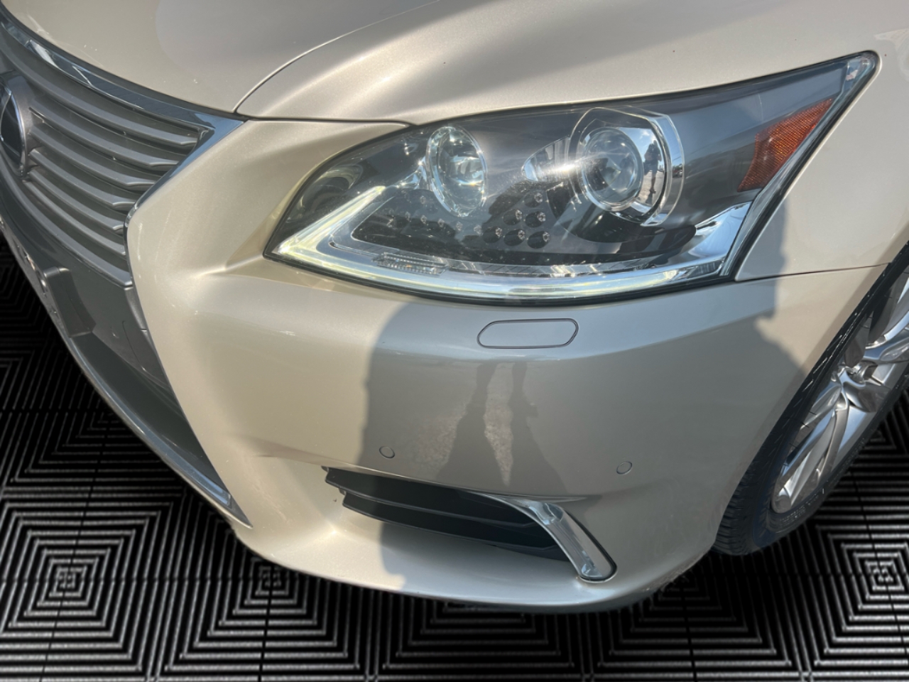 Lexus LS 460 Luxury Sedan AWD 2015