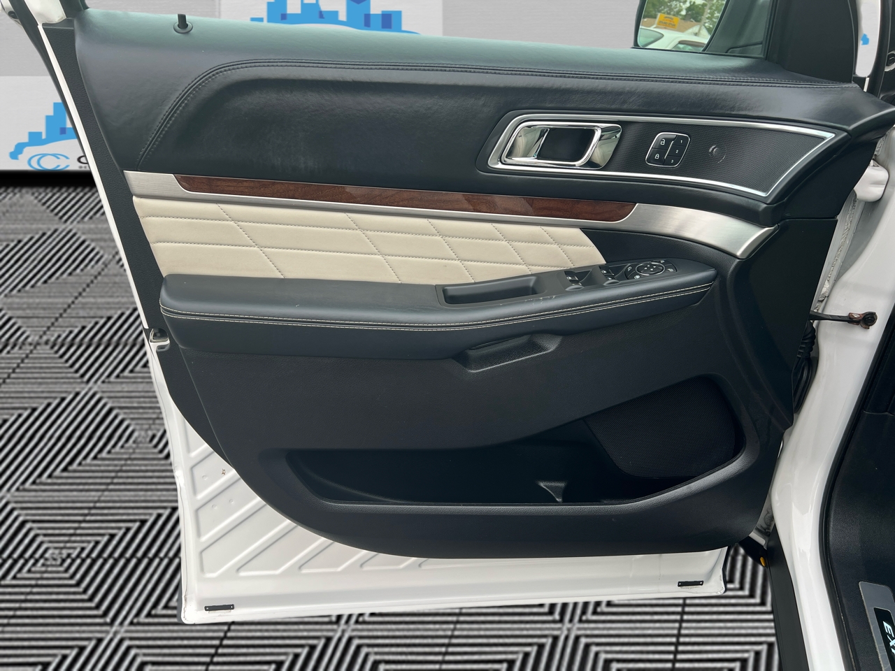 Ford Explorer Platinum 4WD 2016