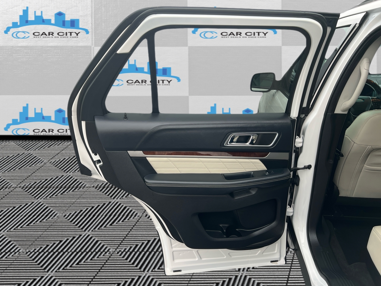 Ford Explorer Platinum 4WD 2016