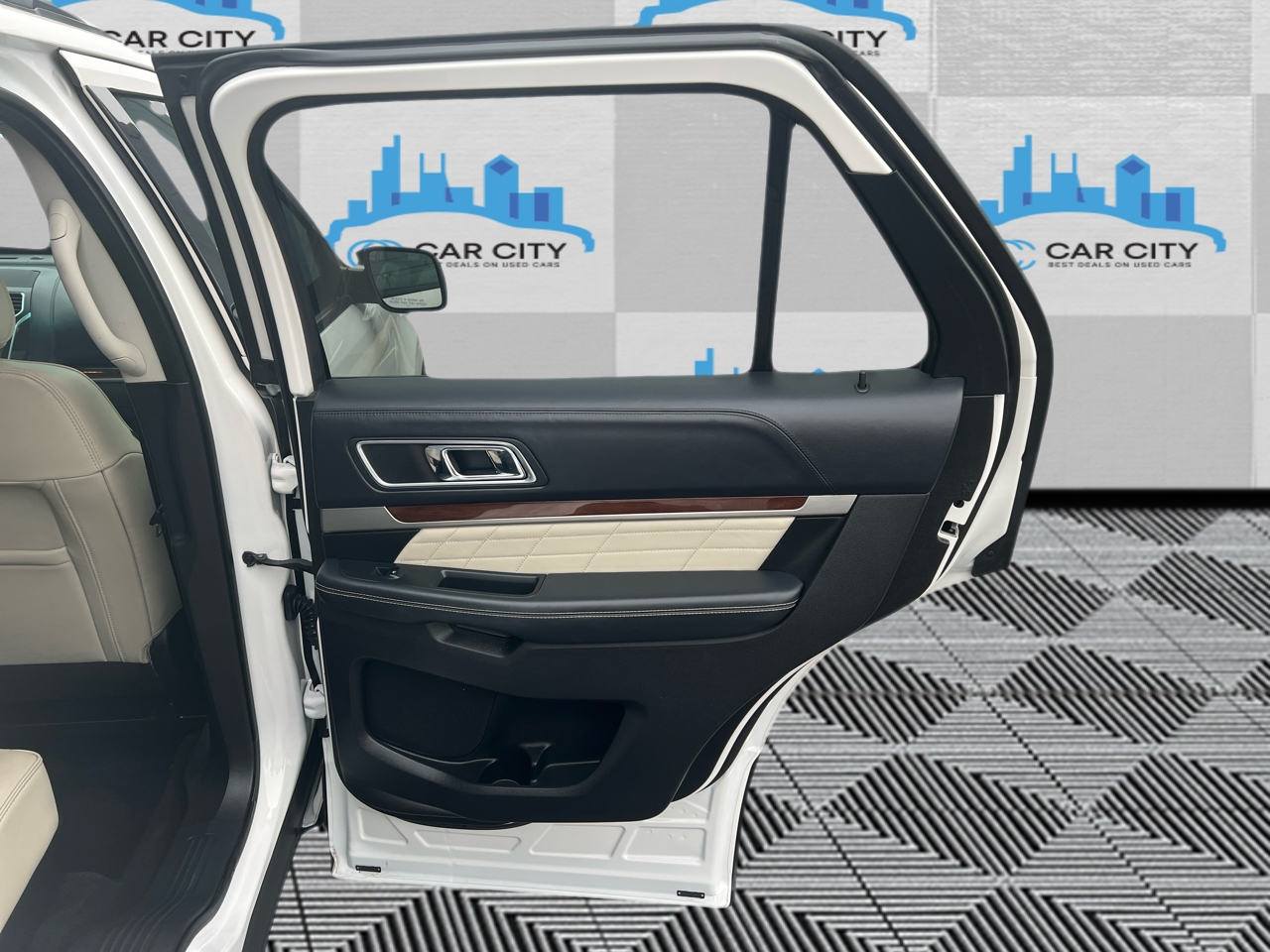 Ford Explorer Platinum 4WD 2016