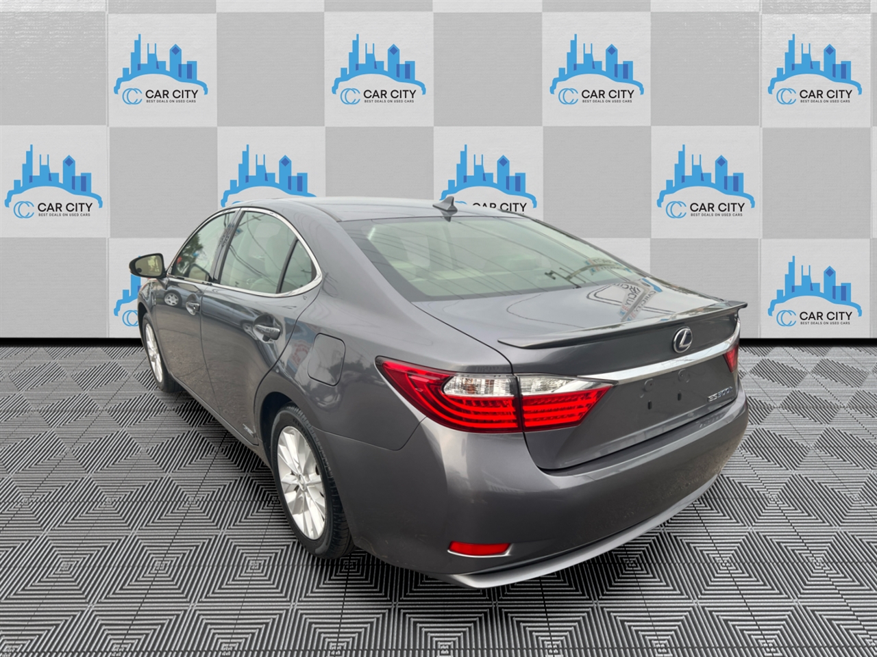 Lexus ES 300h 4dr Sdn Hybrid 2014