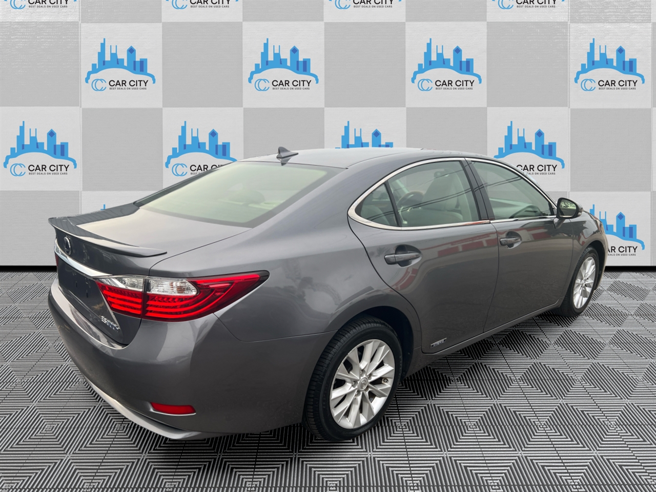 Lexus ES 300h 4dr Sdn Hybrid 2014