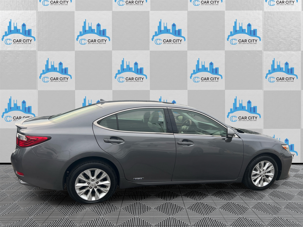 Lexus ES 300h 4dr Sdn Hybrid 2014