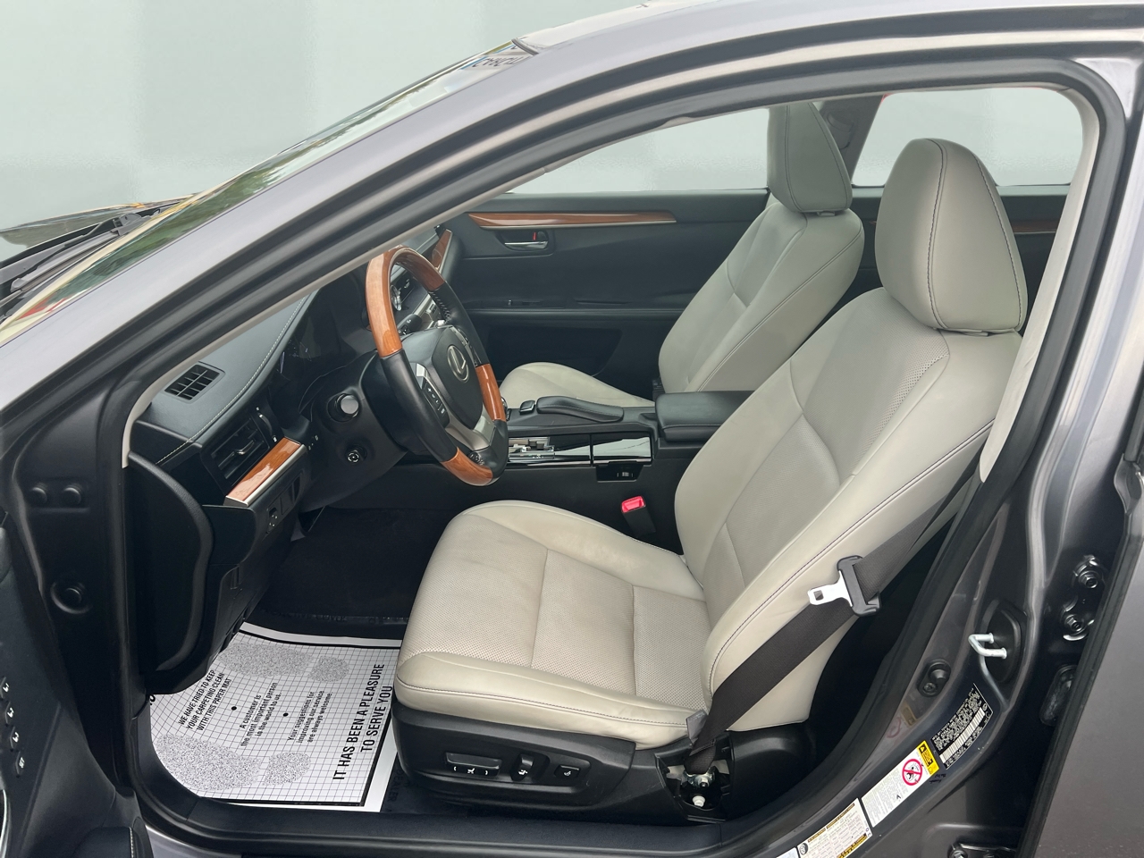 Lexus ES 300h 4dr Sdn Hybrid 2014