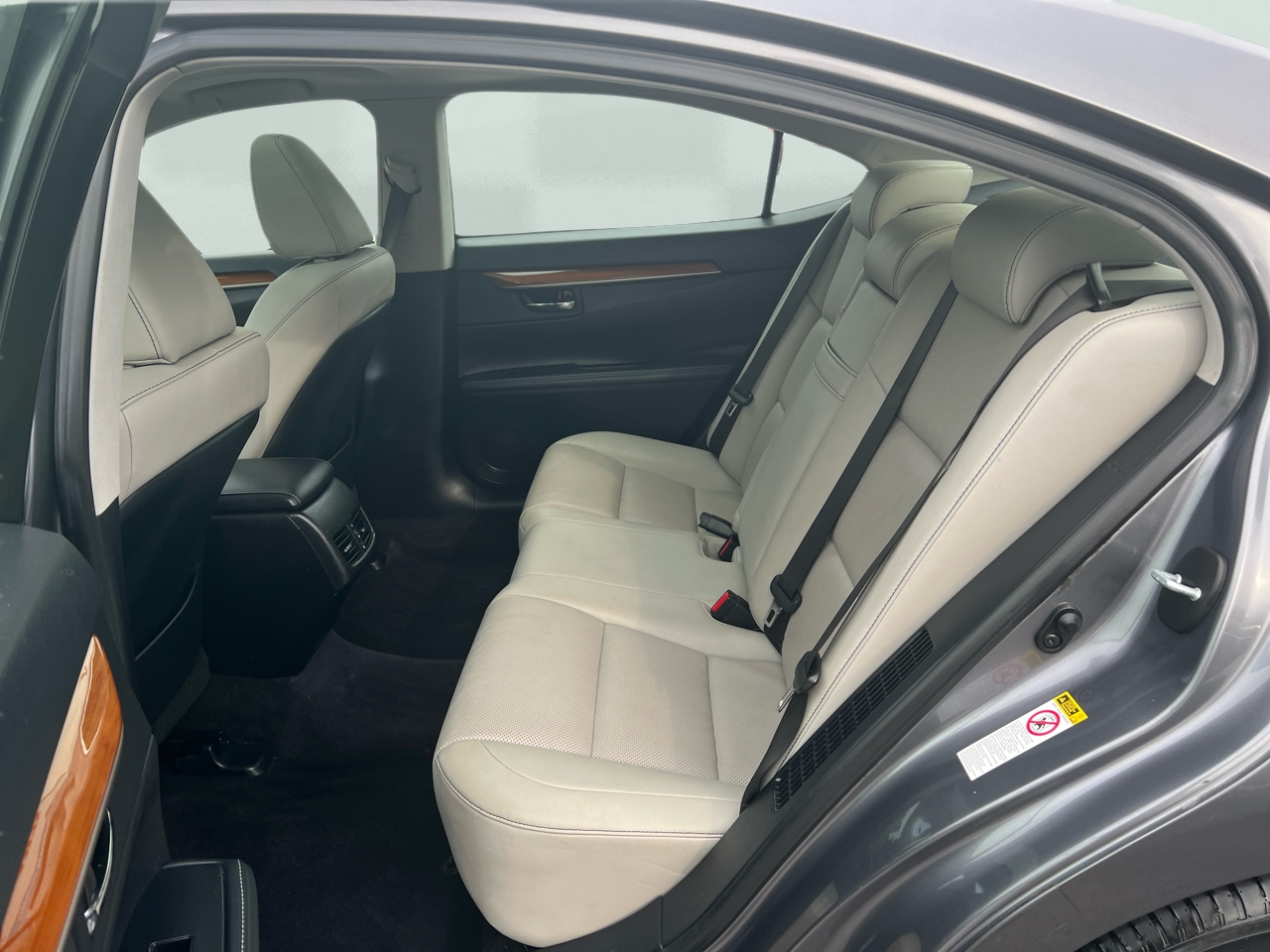 Lexus ES 300h 4dr Sdn Hybrid 2014