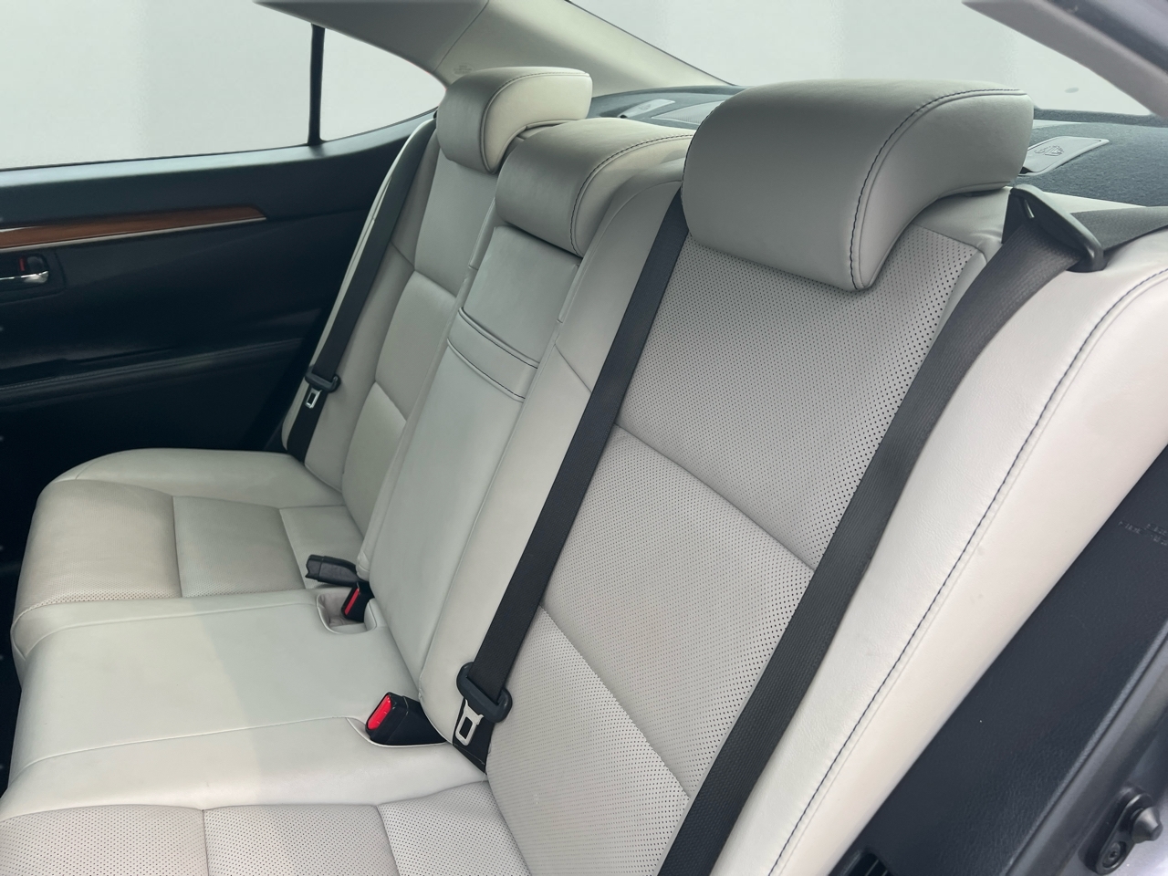 Lexus ES 300h 4dr Sdn Hybrid 2014