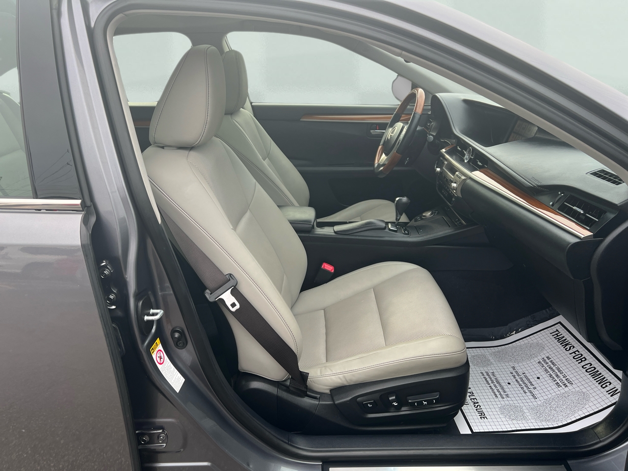 Lexus ES 300h 4dr Sdn Hybrid 2014