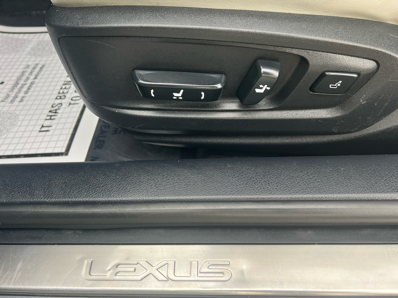 Lexus ES 300h 4dr Sdn Hybrid 2014