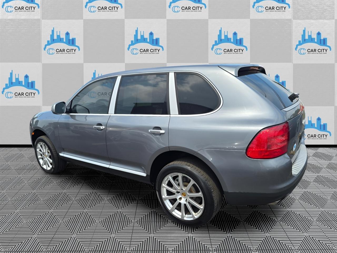 Porsche Cayenne S AWD 2004