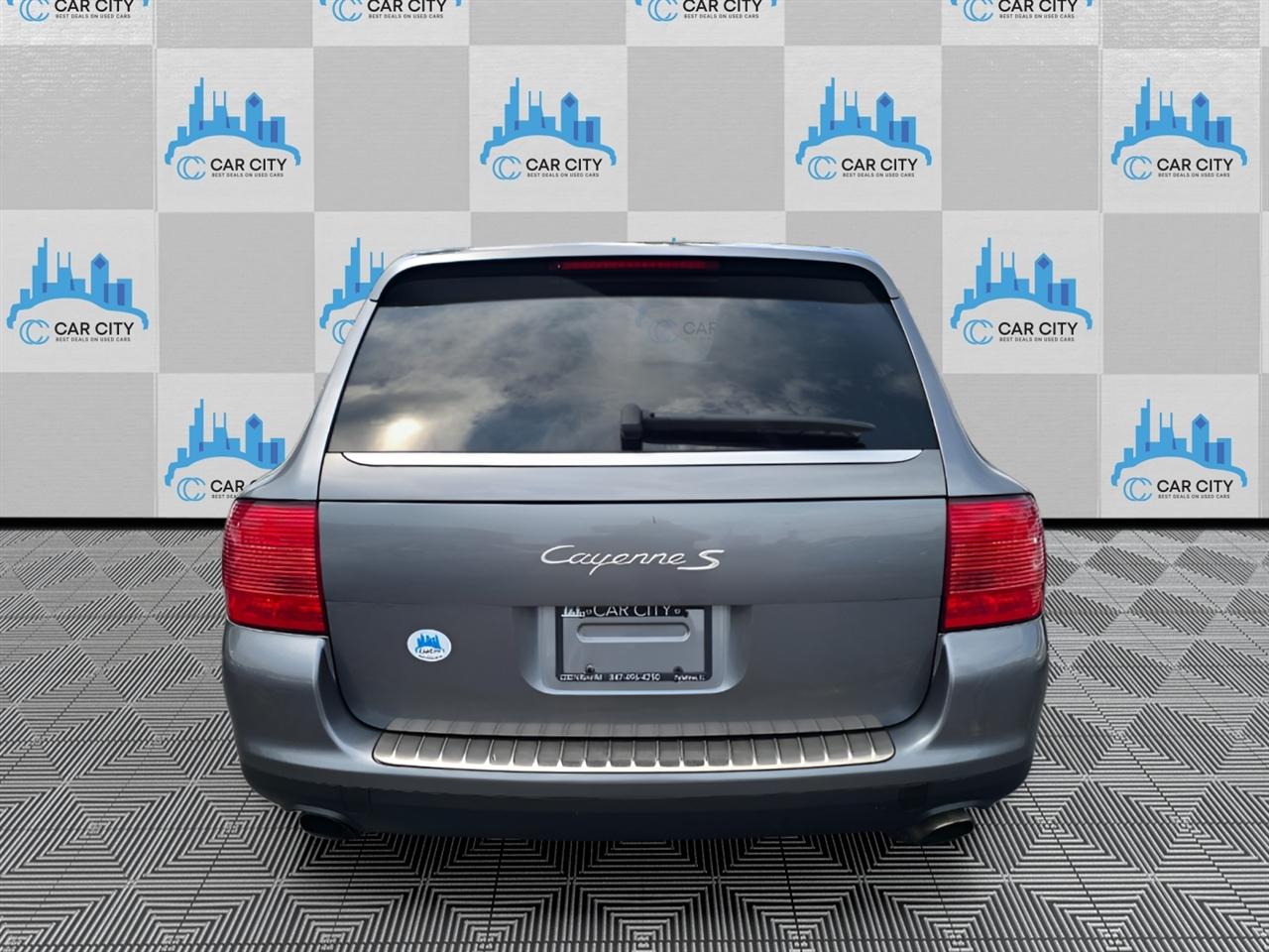Porsche Cayenne S AWD 2004