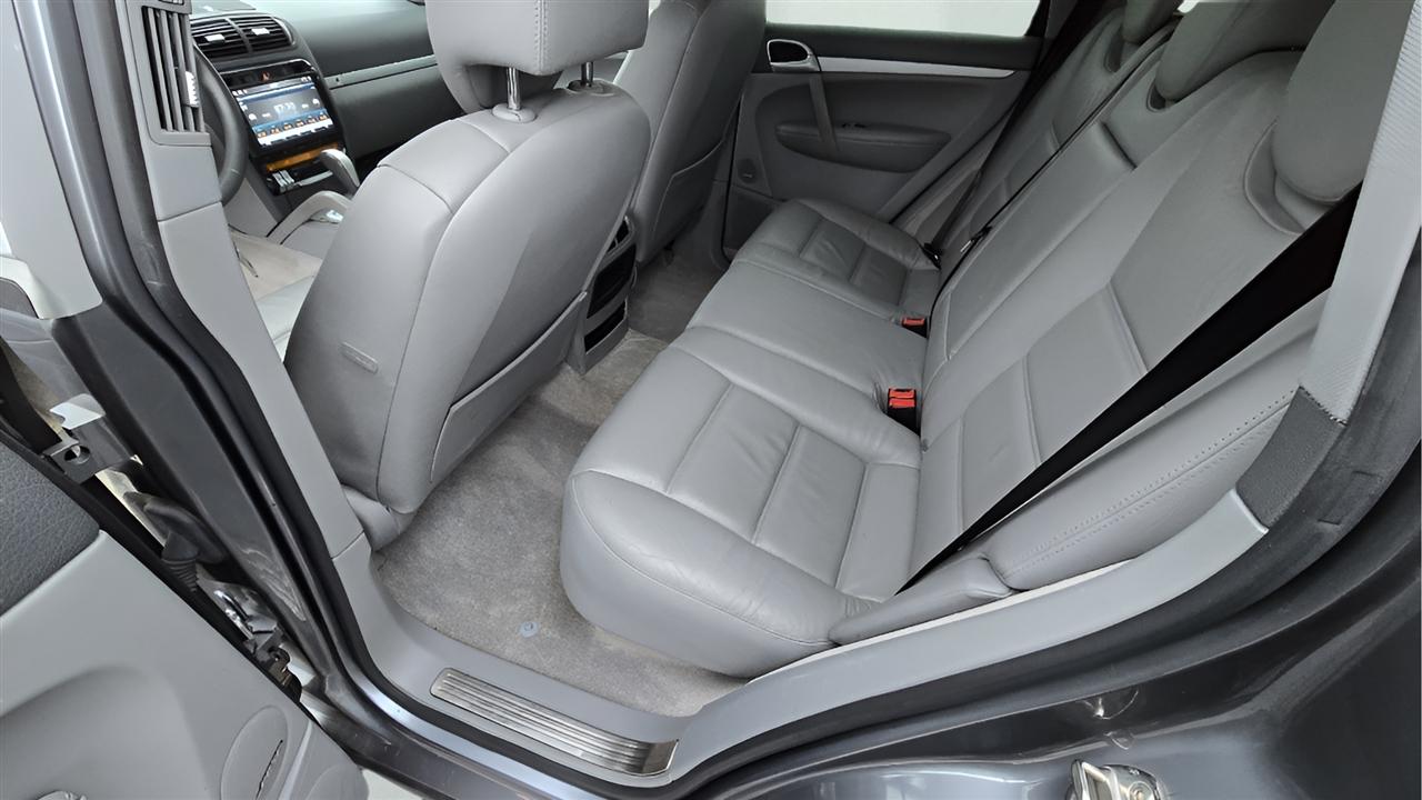 Porsche Cayenne S AWD 2004