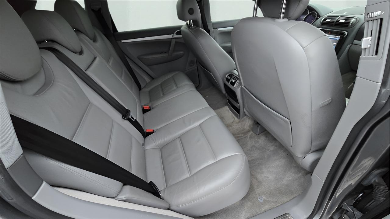 Porsche Cayenne S AWD 2004