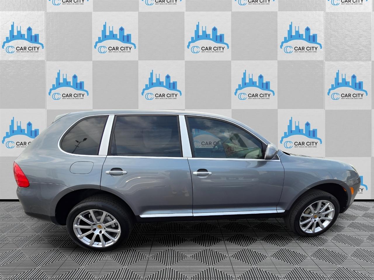 Porsche Cayenne S AWD 2004