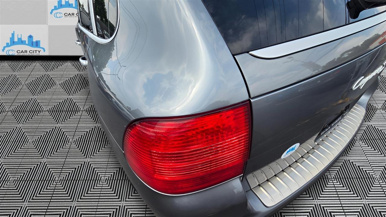 Porsche Cayenne S AWD 2004