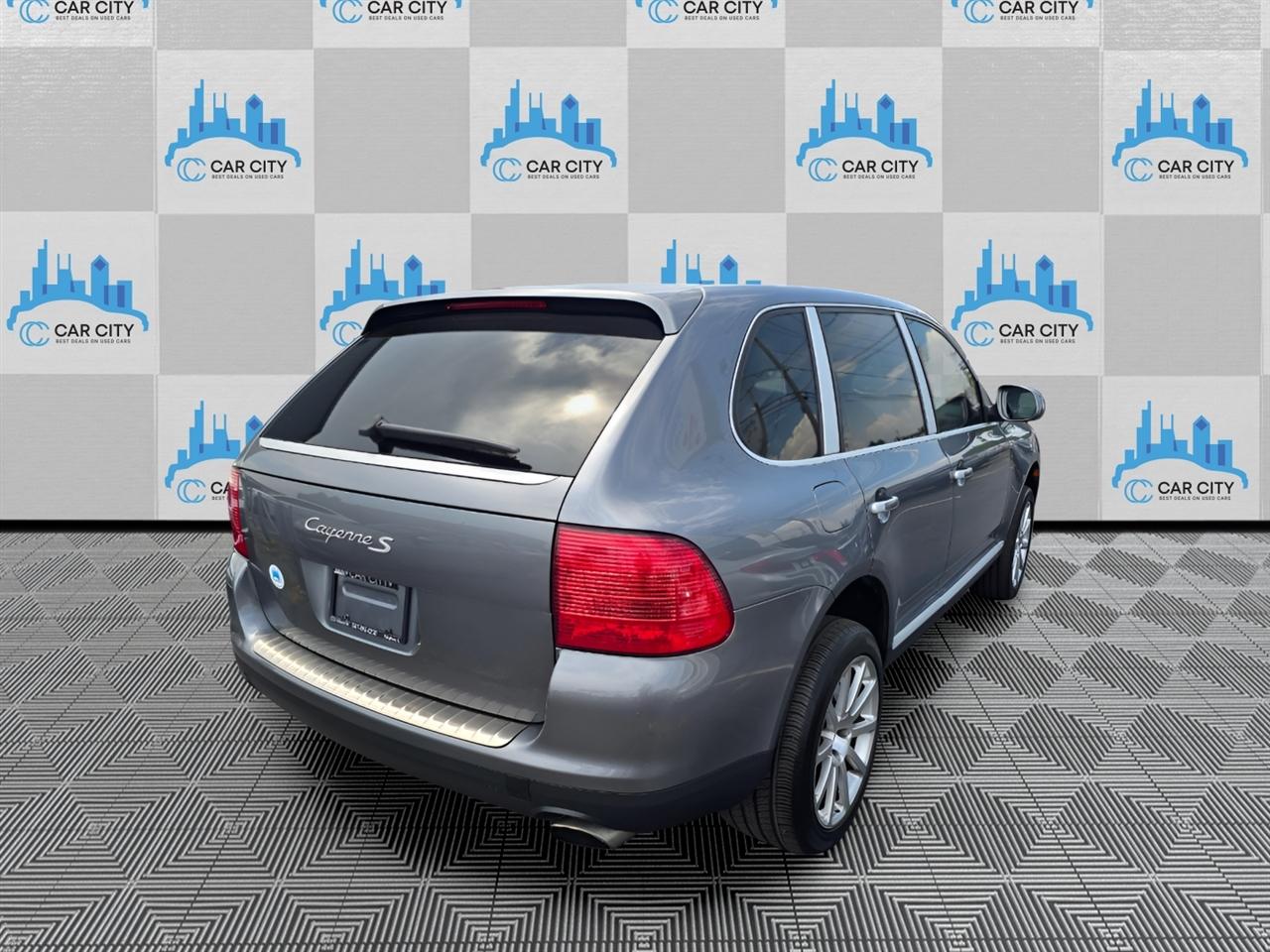 2004 Porsche Cayenne S - Photo 7