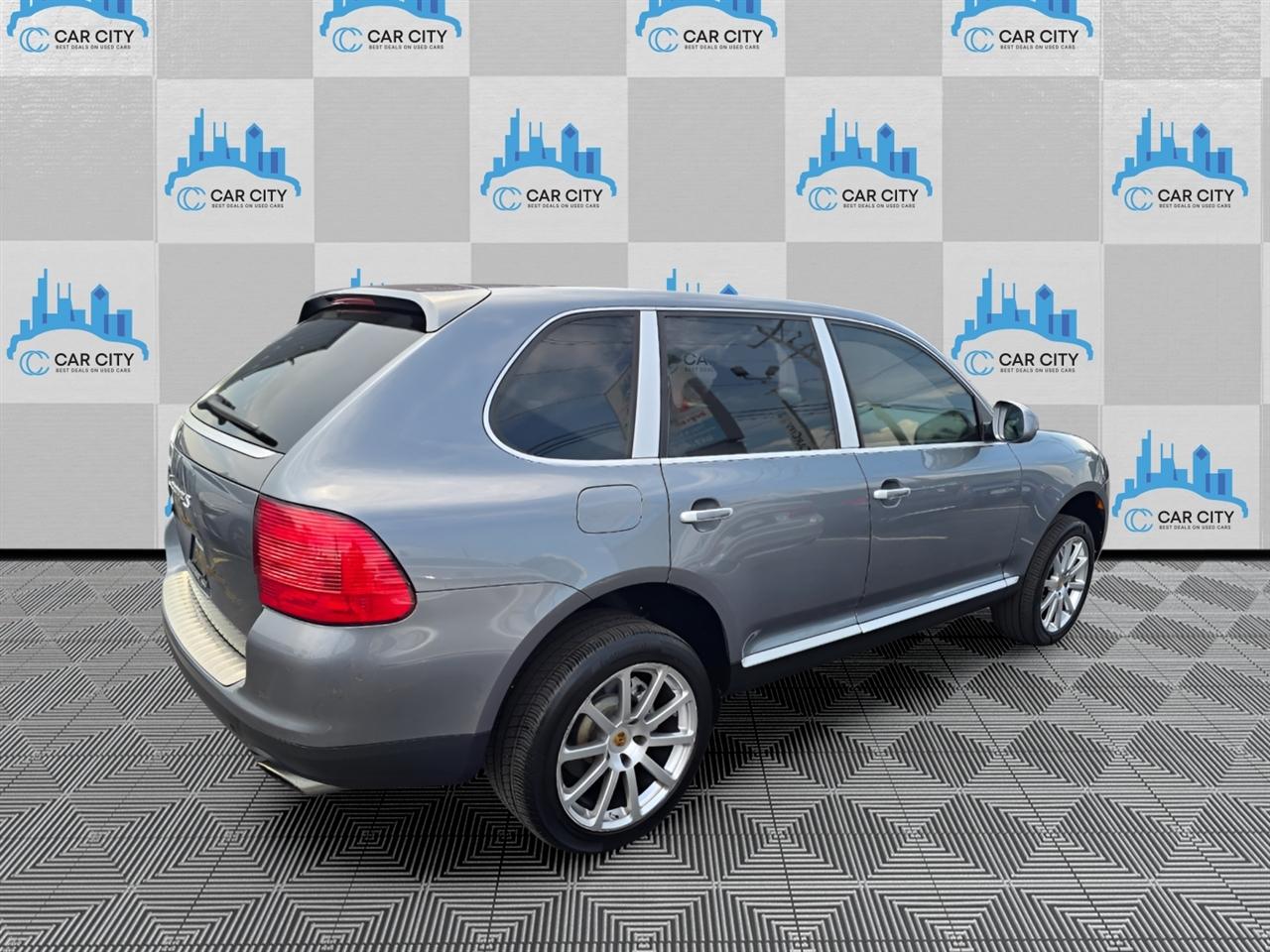 2004 Porsche Cayenne S - Photo 8