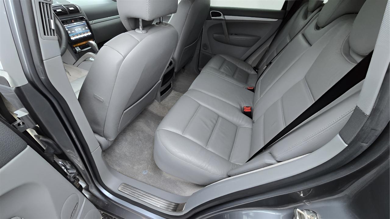 2004 Porsche Cayenne S - Photo 13