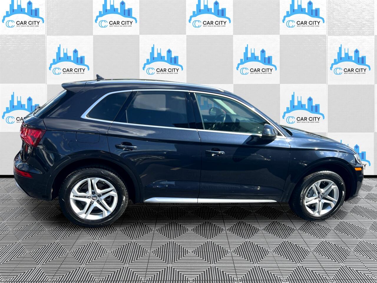 Audi Q5 2.0T Premium Plus quattro 2018