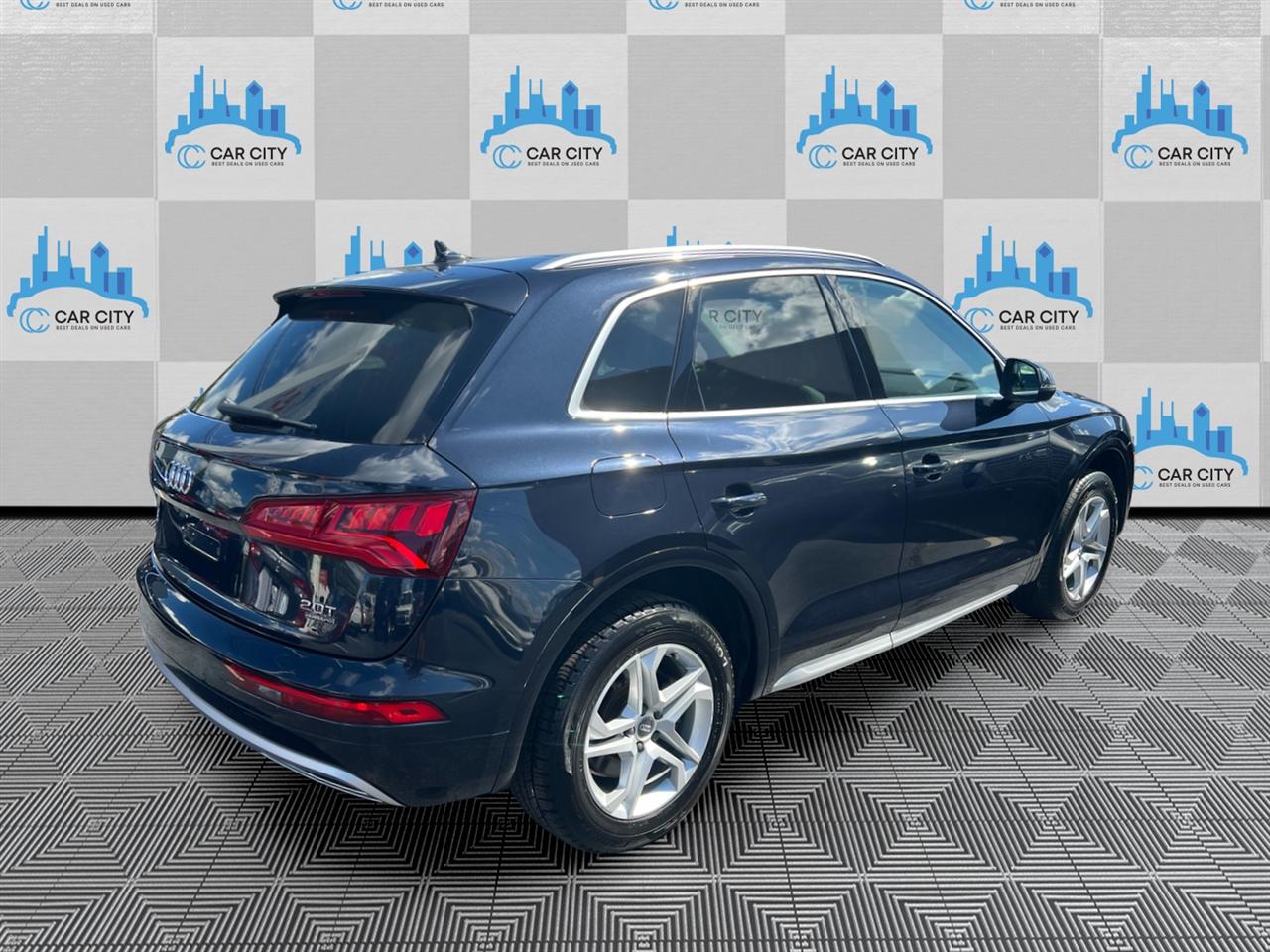 Audi Q5 2.0T Premium Plus quattro 2018