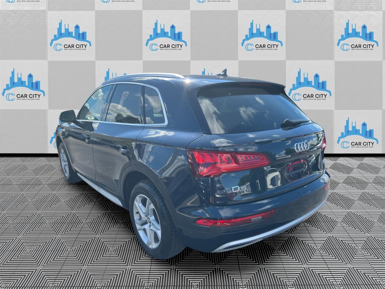 Audi Q5 2.0T Premium Plus quattro 2018