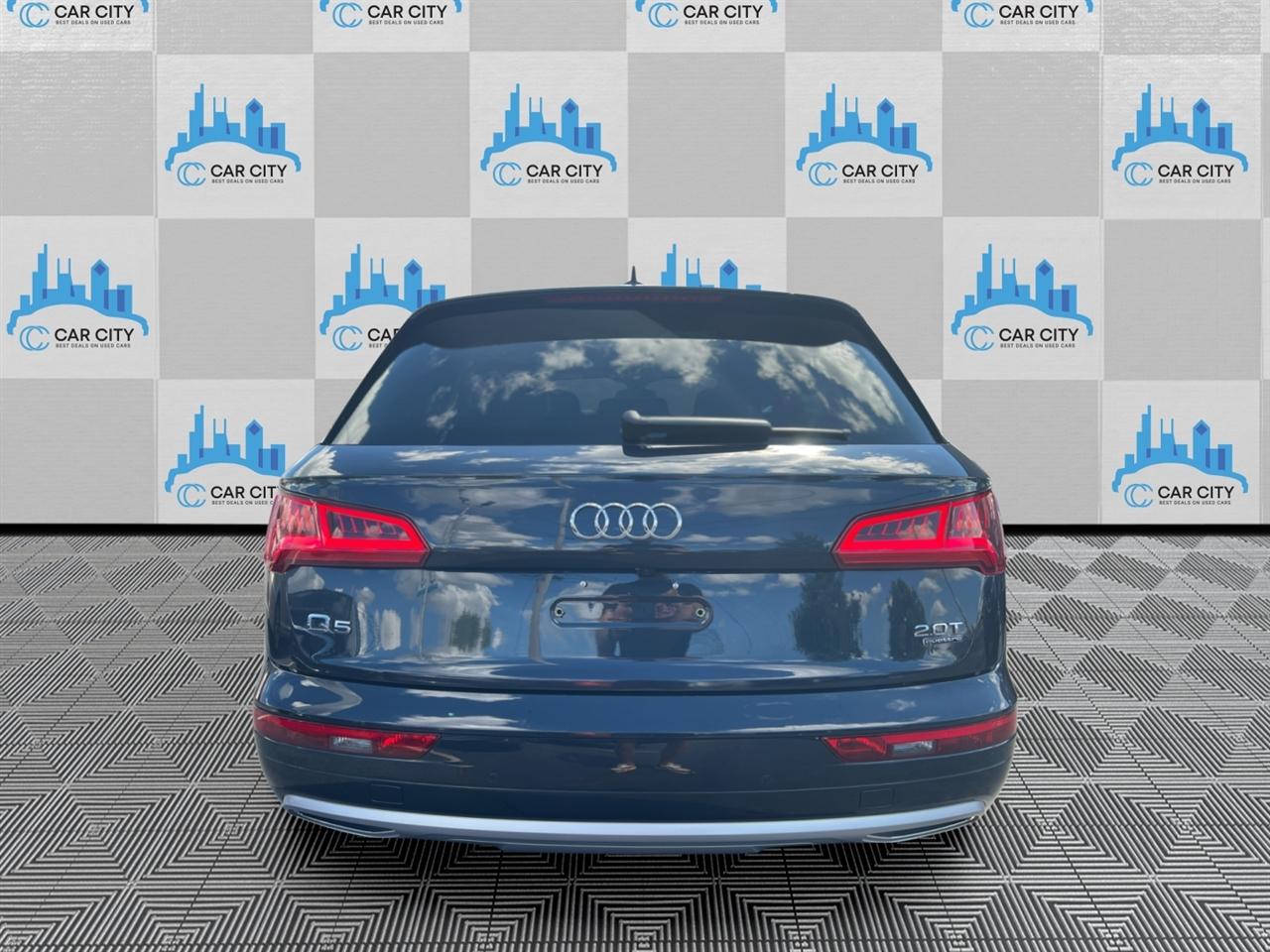 Audi Q5 2.0T Premium Plus quattro 2018