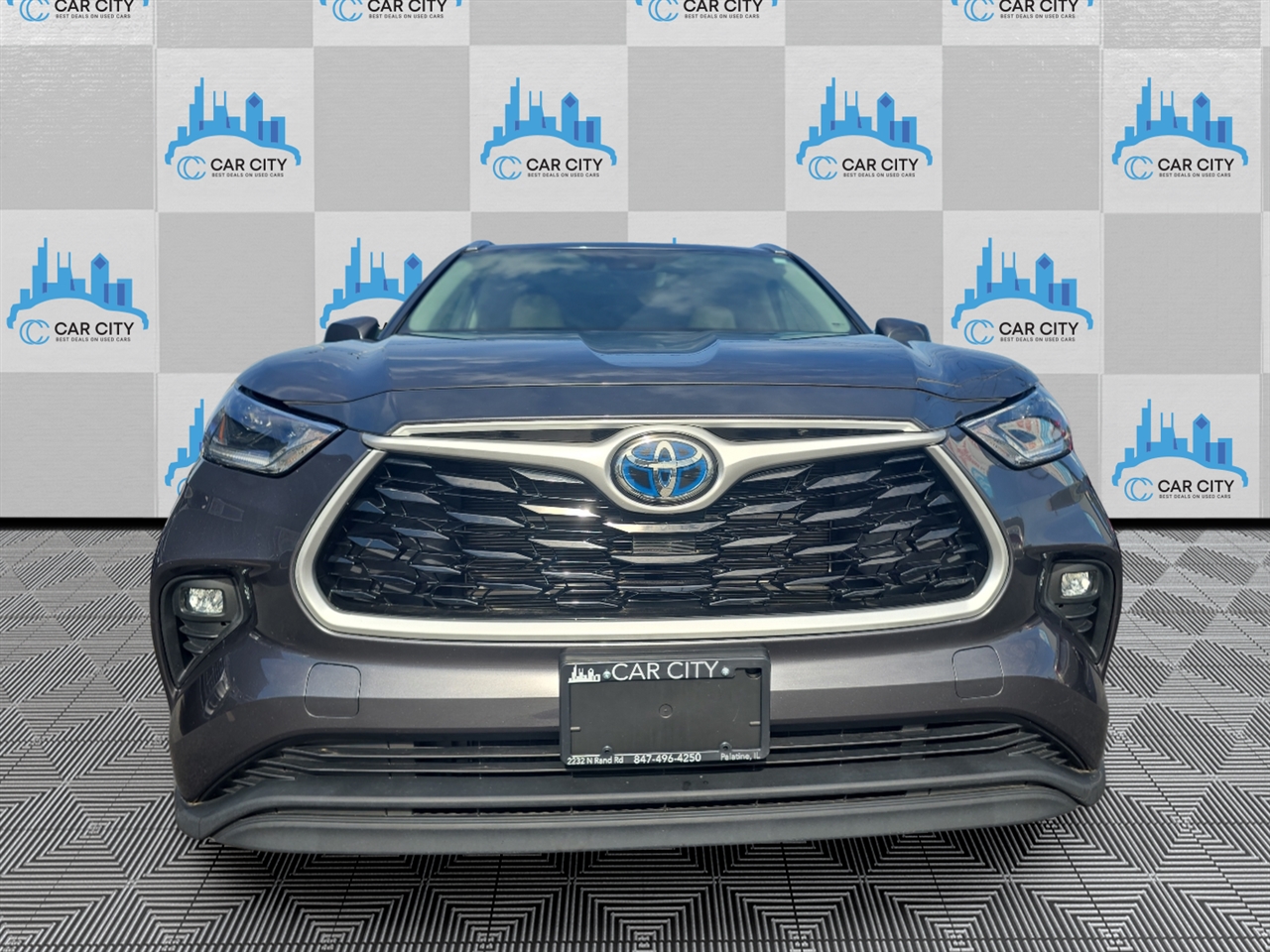 2021 Toyota Highlander Hybrid XLE photo 2
