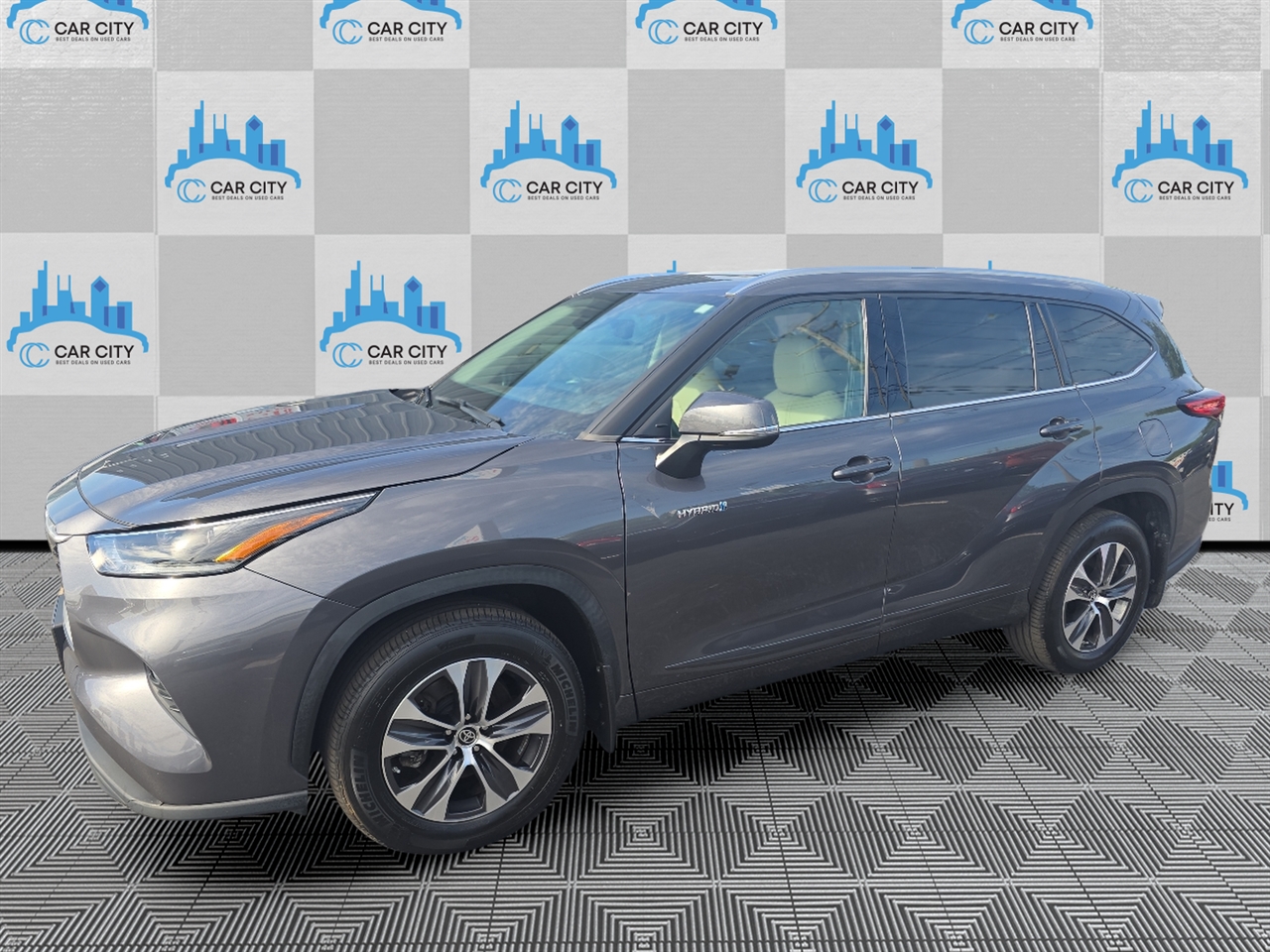 2021 Toyota Highlander Hybrid XLE photo 11