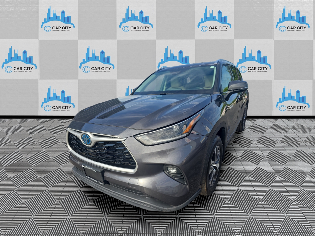 2021 Toyota Highlander Hybrid XLE photo 12