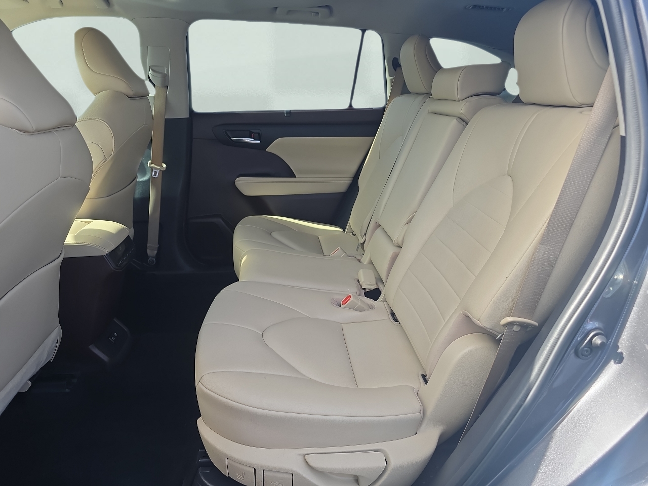 2021 Toyota Highlander Hybrid XLE photo 14