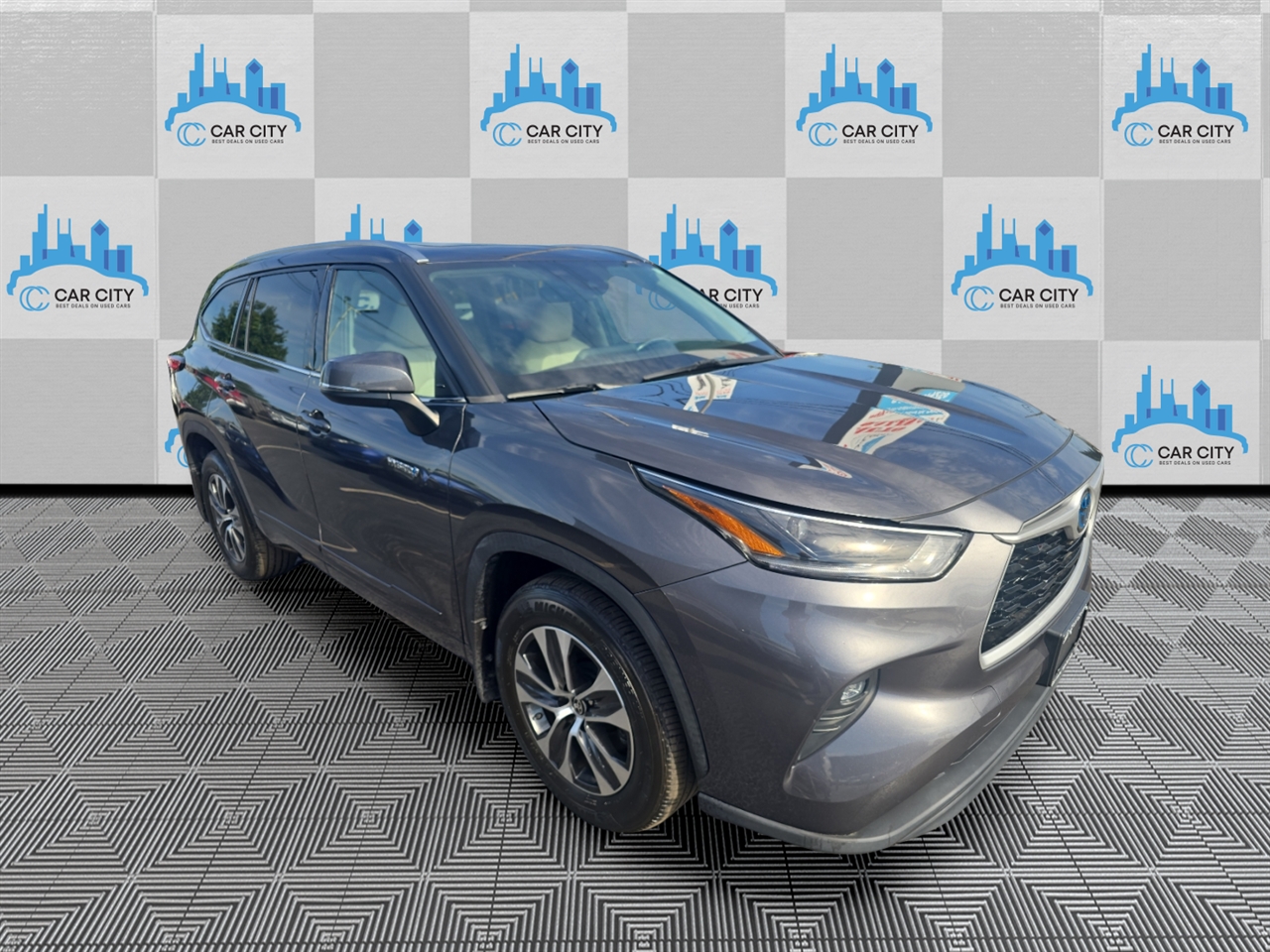 2021 Toyota Highlander Hybrid XLE photo 23