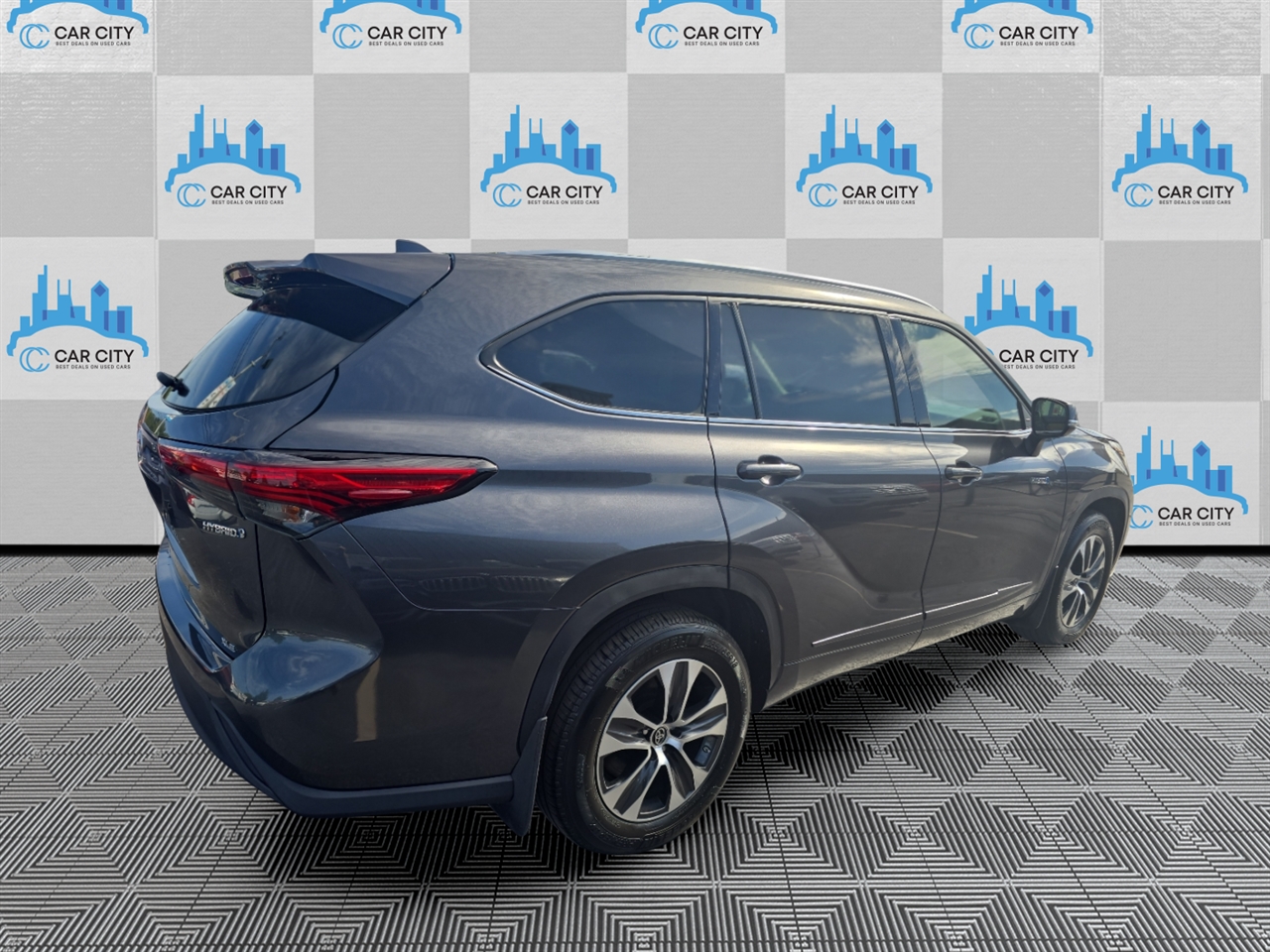2021 Toyota Highlander Hybrid XLE photo 25