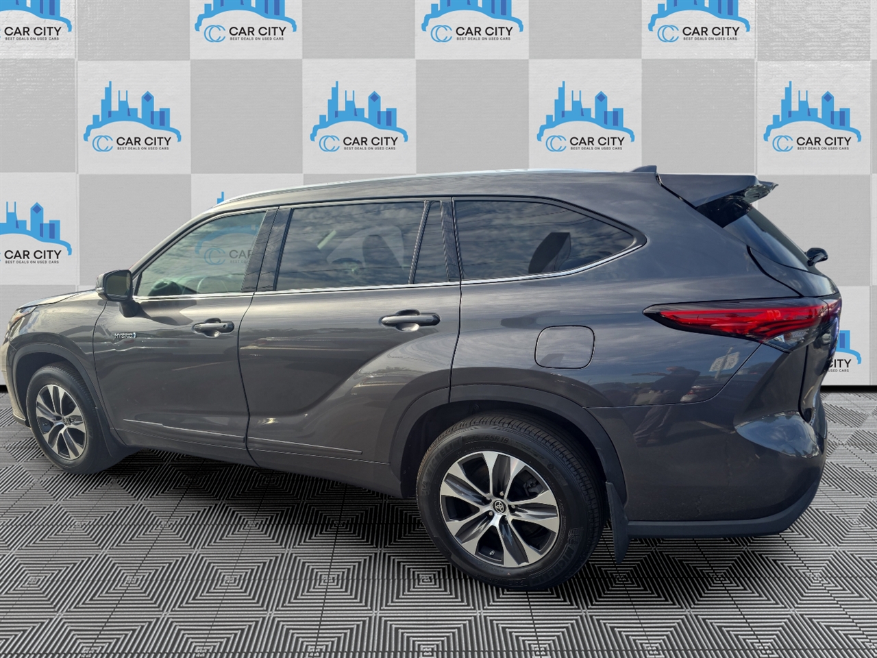 2021 Toyota Highlander Hybrid XLE photo 29